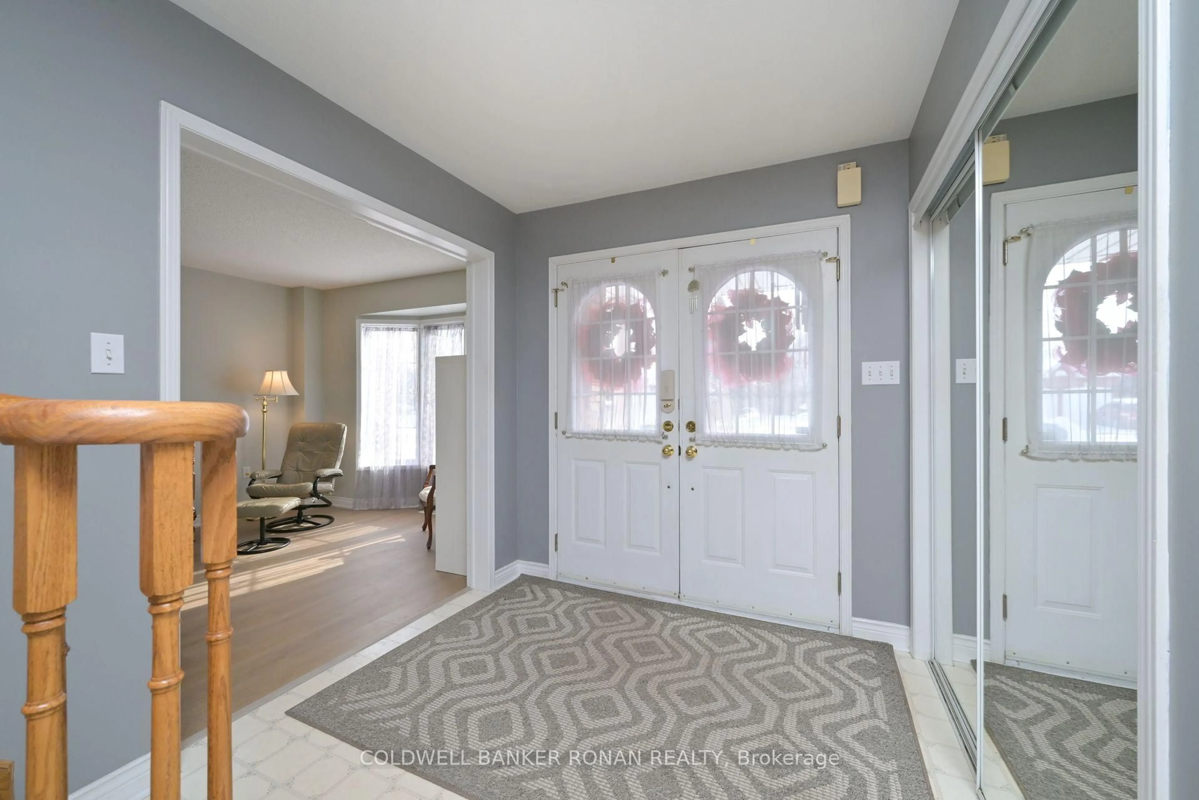 Indoor entryway for 51 Darling Cres, New Tecumseth Ontario L9R 1P7