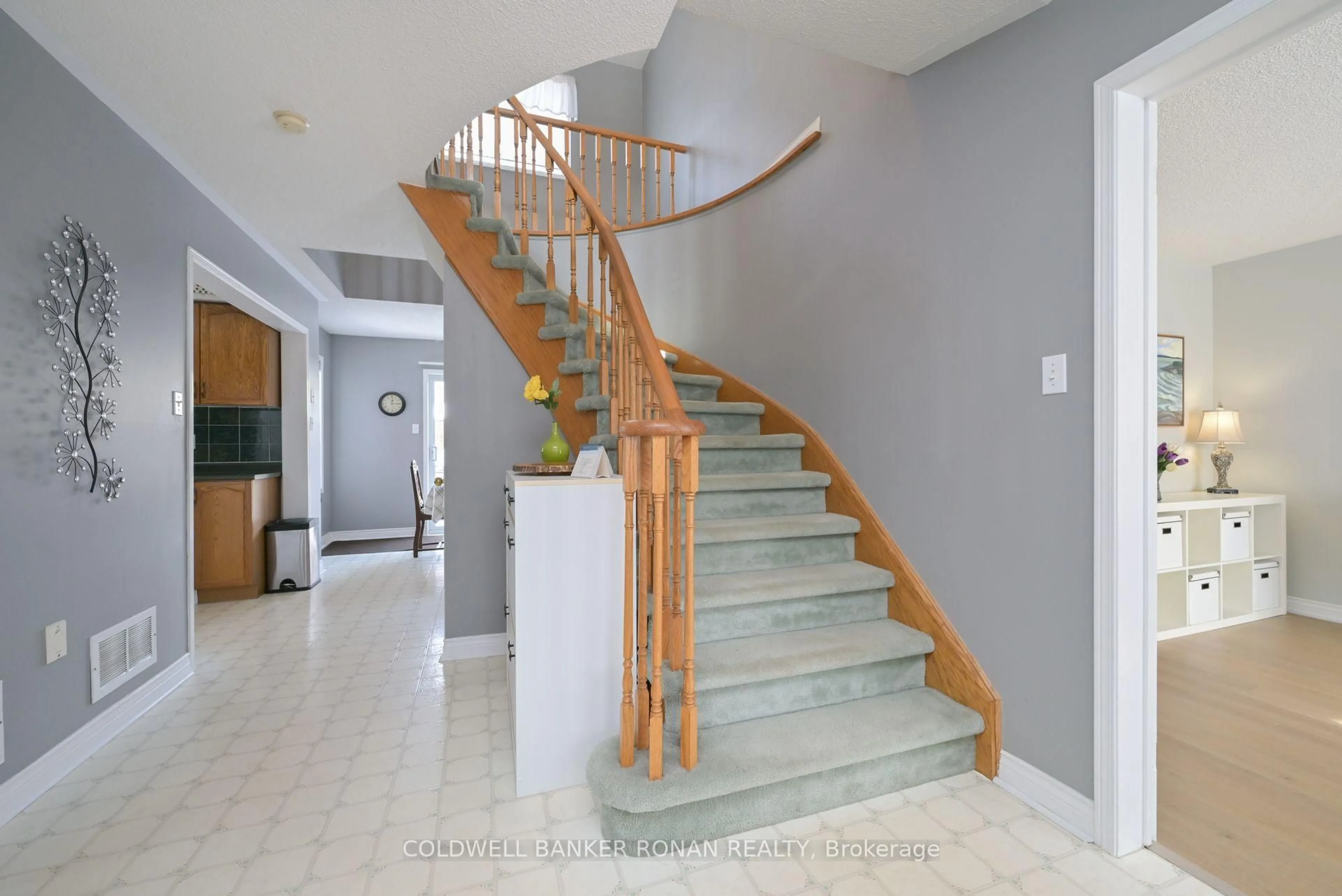 Stairs for 51 Darling Cres, New Tecumseth Ontario L9R 1P7