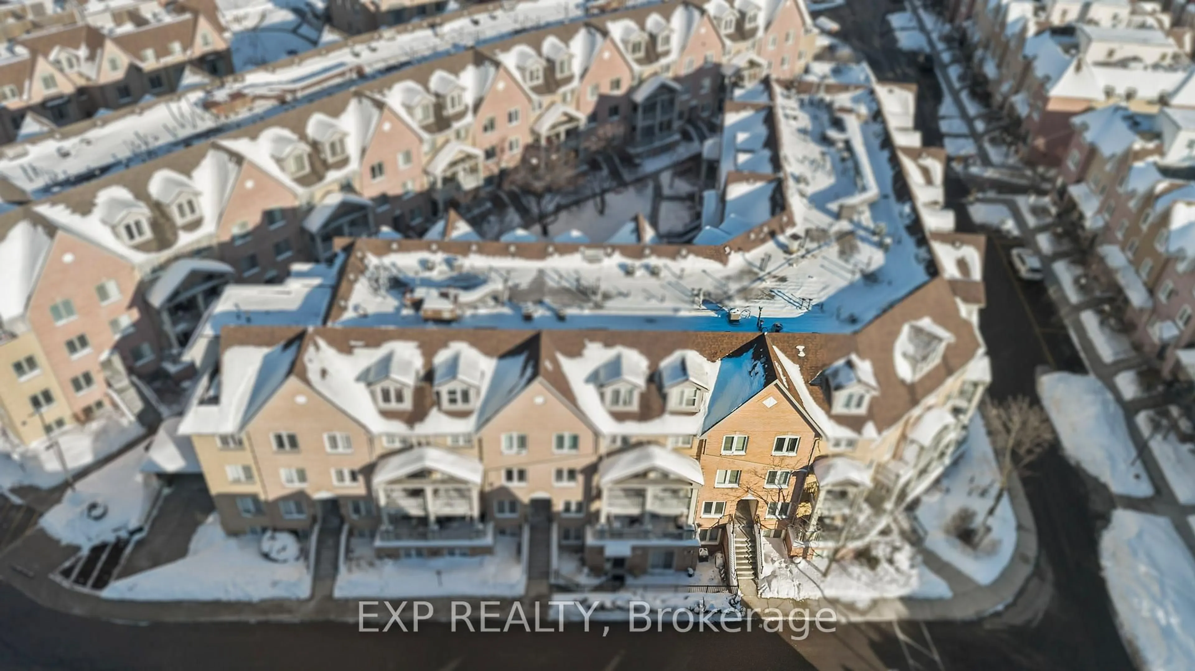 A pic from outside/outdoor area/front of a property/back of a property/a pic from drone, city buildings view from balcony for 75 Weldrick Rd #712, Richmond Hill Ontario L4C 0H9