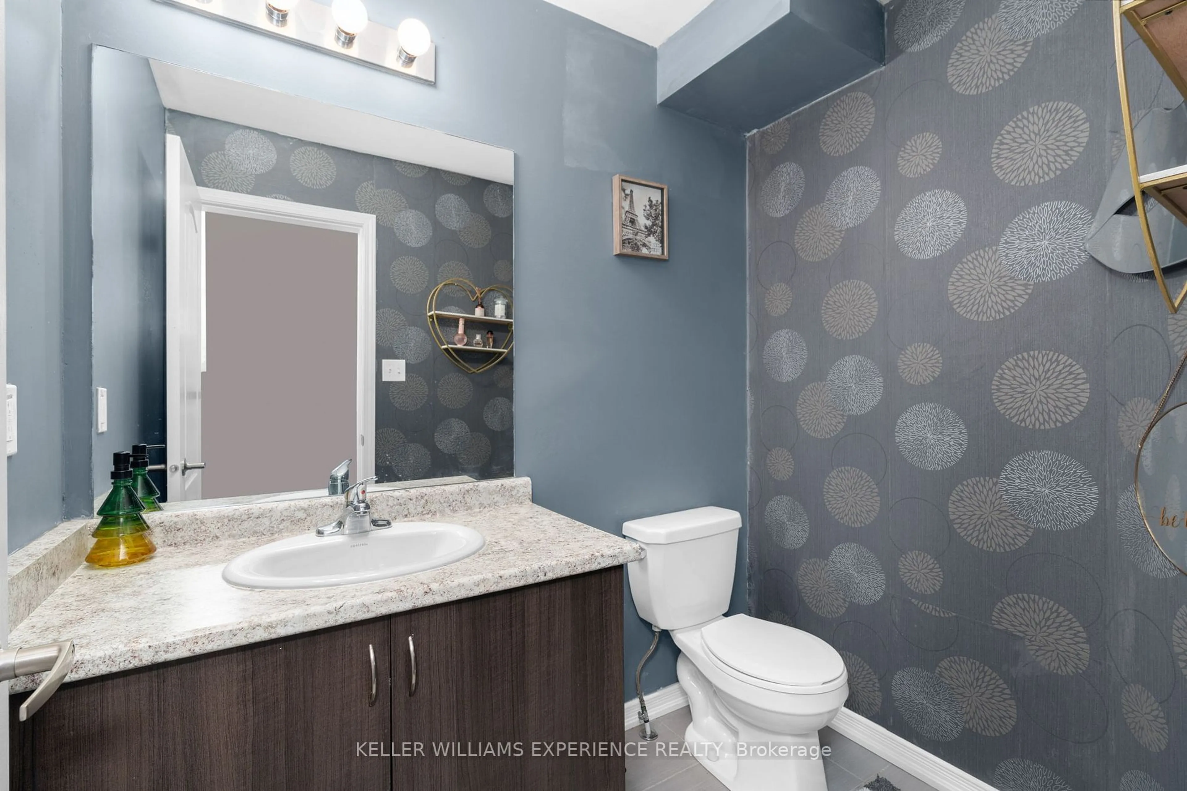 Standard bathroom, ceramic/tile floor for 1483 Rankin Way, Innisfil Ontario L9S 0C6