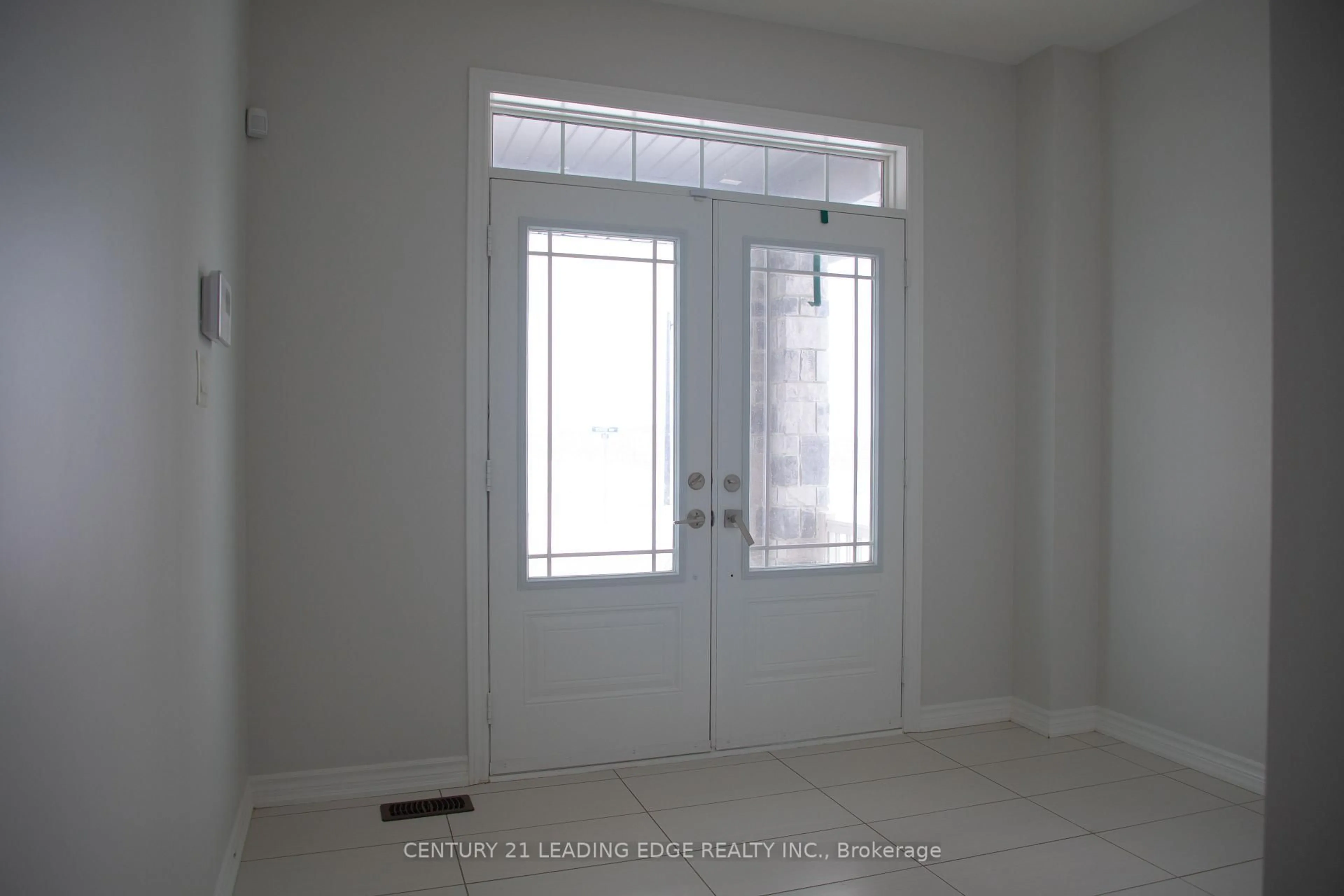 Indoor entryway for 122 Mckenzie Way, Bradford West Gwillimbury Ontario L3Z 0K1