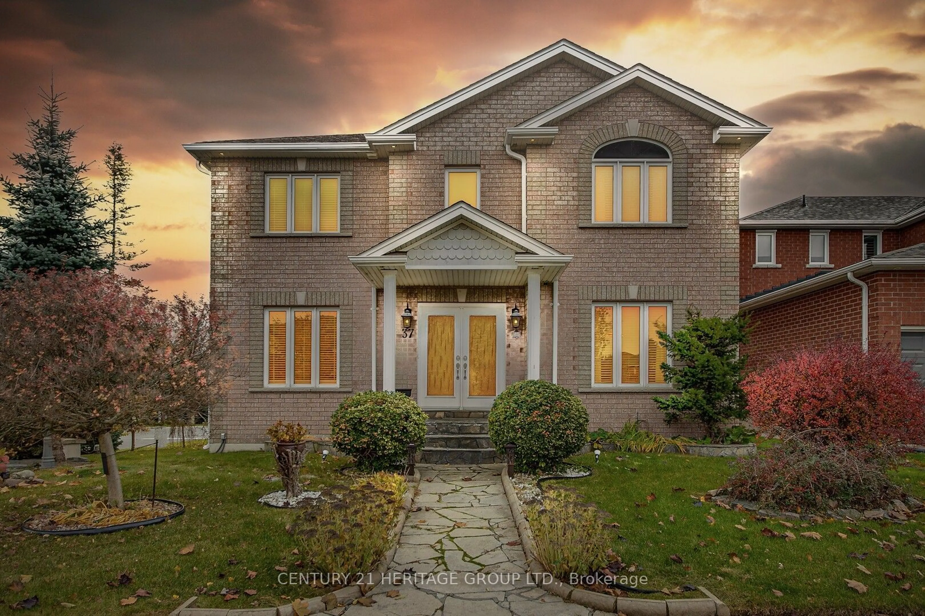 Home with brick exterior material, building for 37 Saint Ave, Bradford West Gwillimbury Ontario L3Z 3E6