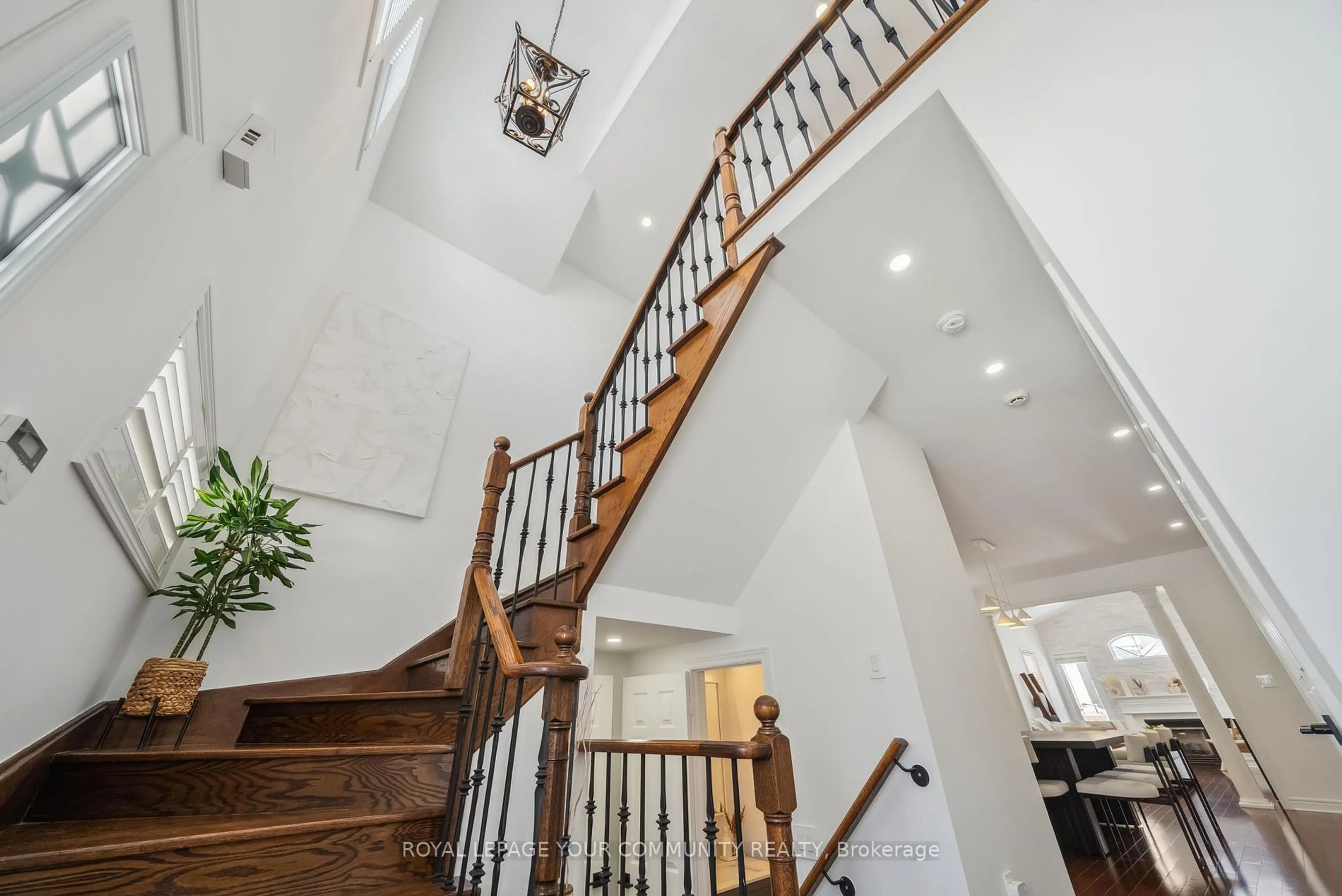 Stairs for 31 Ulson Dr, Richmond Hill Ontario L4E 4V6