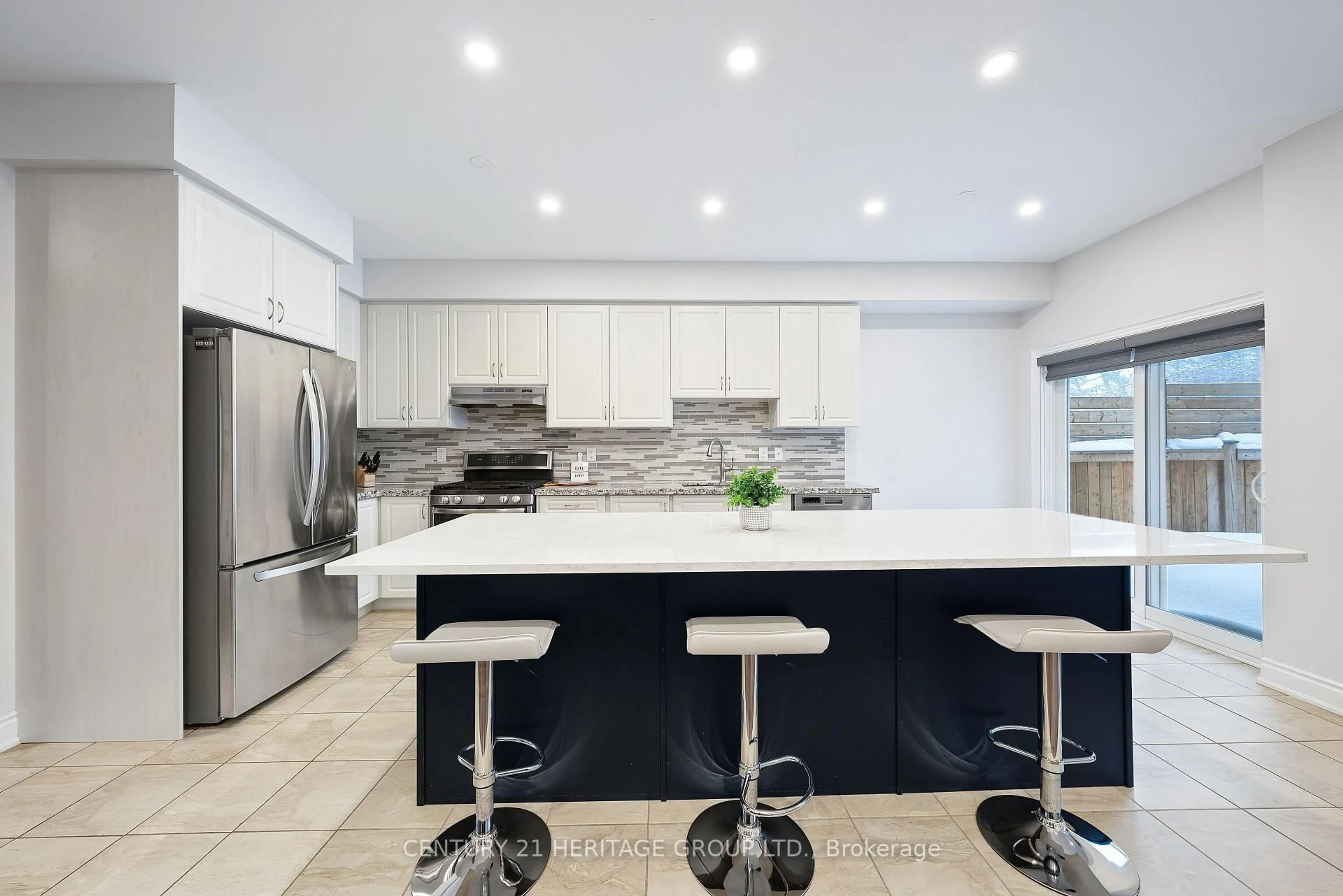 Contemporary kitchen, ceramic/tile floor for 159 Chelsea Cres, Bradford West Gwillimbury Ontario L3Z 0J8