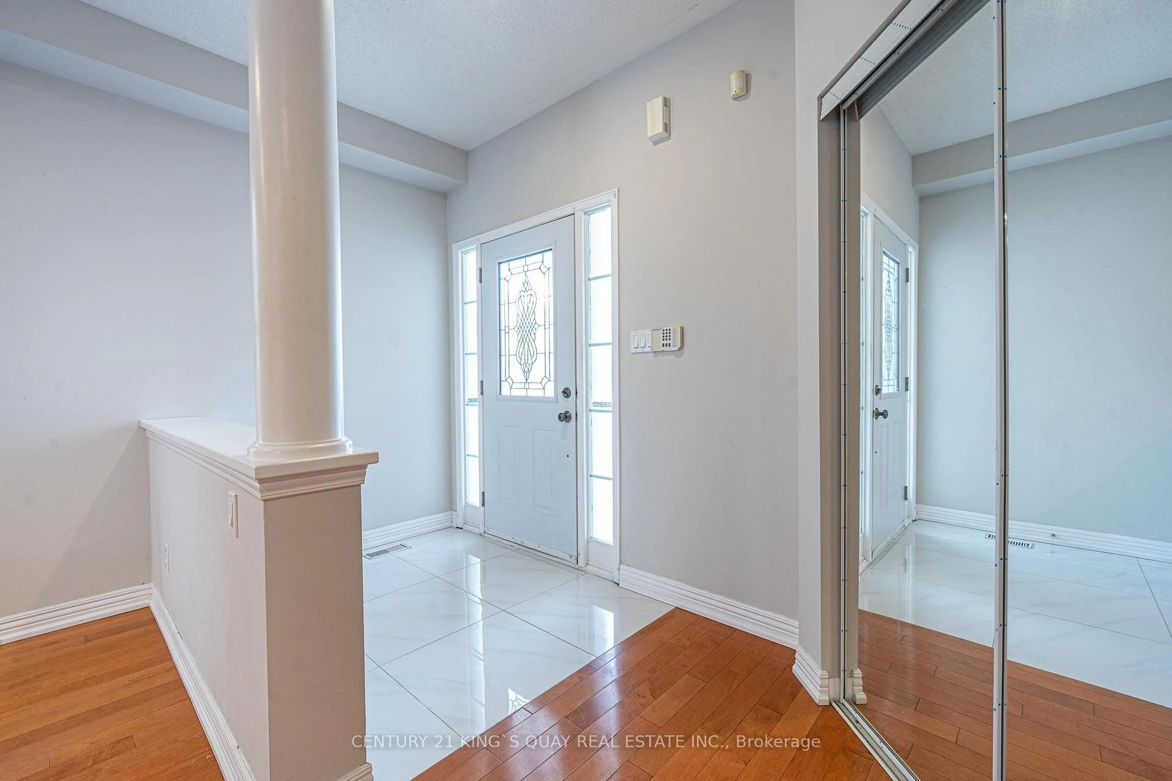 Indoor entryway for 13 Barkwood Hllw, Markham Ontario L6C 2J8