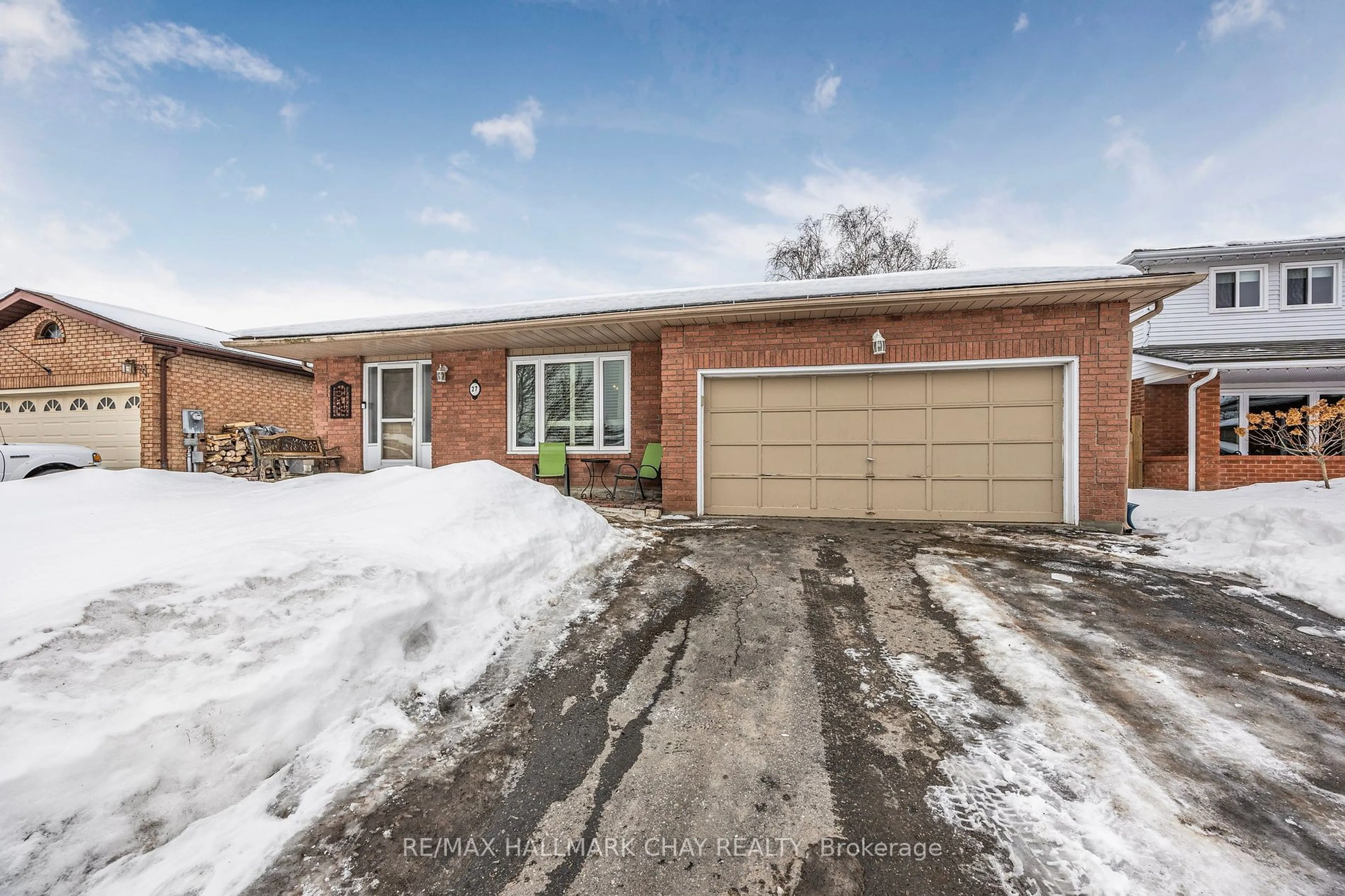 Home with brick exterior material, street for 27 Wolfe Ave, New Tecumseth Ontario L0G 1W0