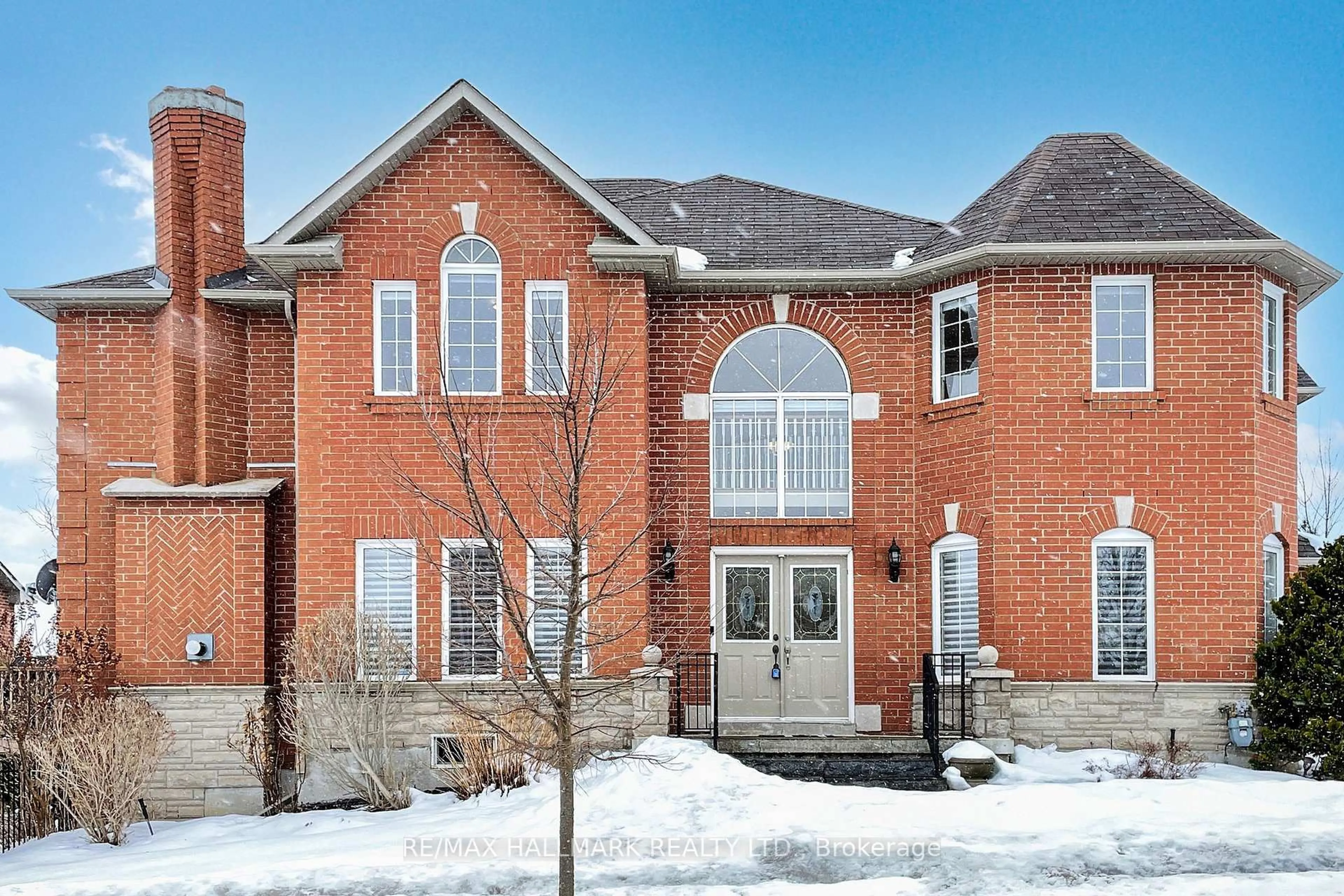 Home with brick exterior material, street for 1 Edgemont Crt, Richmond Hill Ontario L4S 2H8