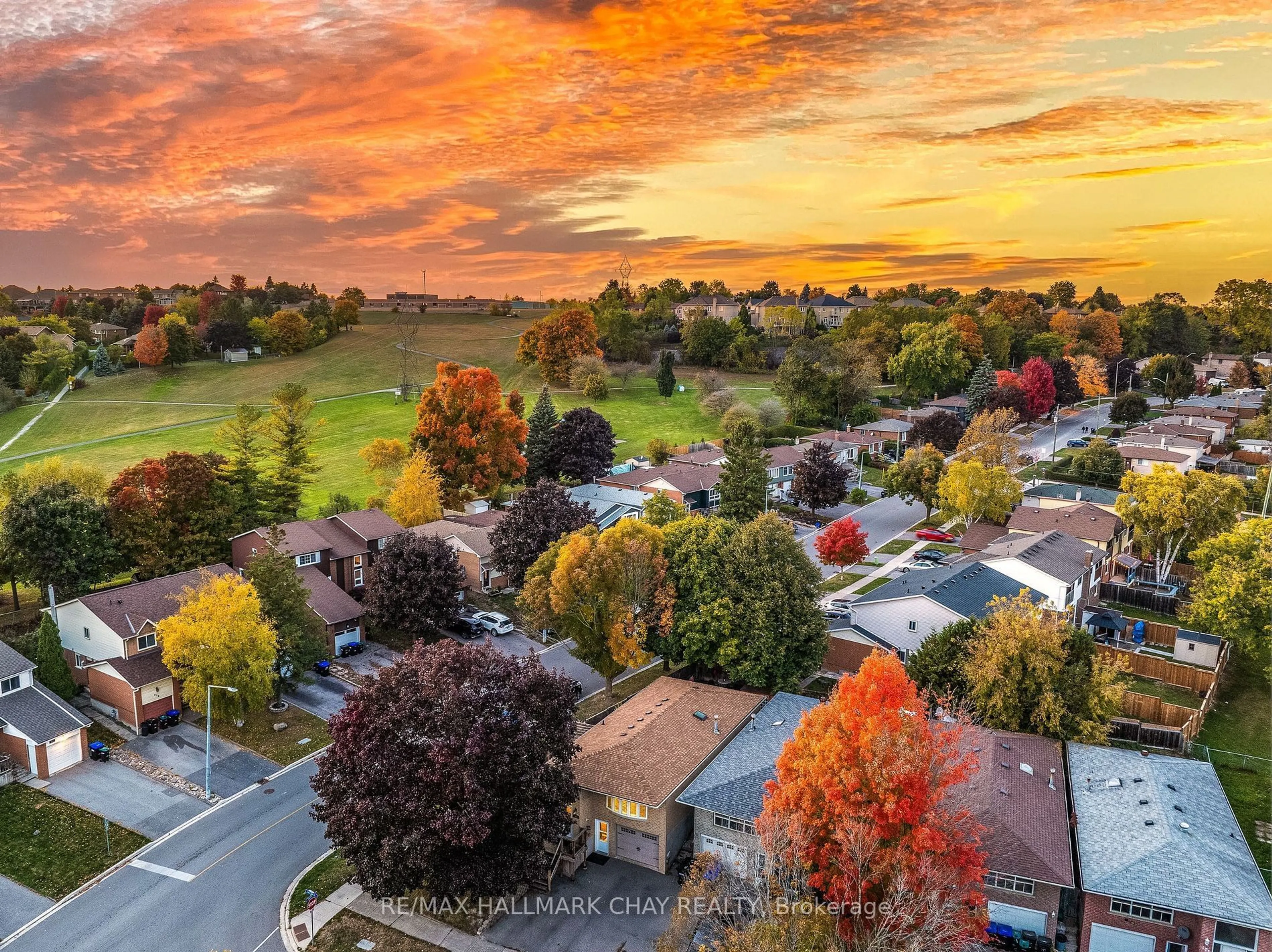 A pic from outside/outdoor area/front of a property/back of a property/a pic from drone, mountain view for 187 Fred Cook Dr, Bradford West Gwillimbury Ontario L3Z 1V1