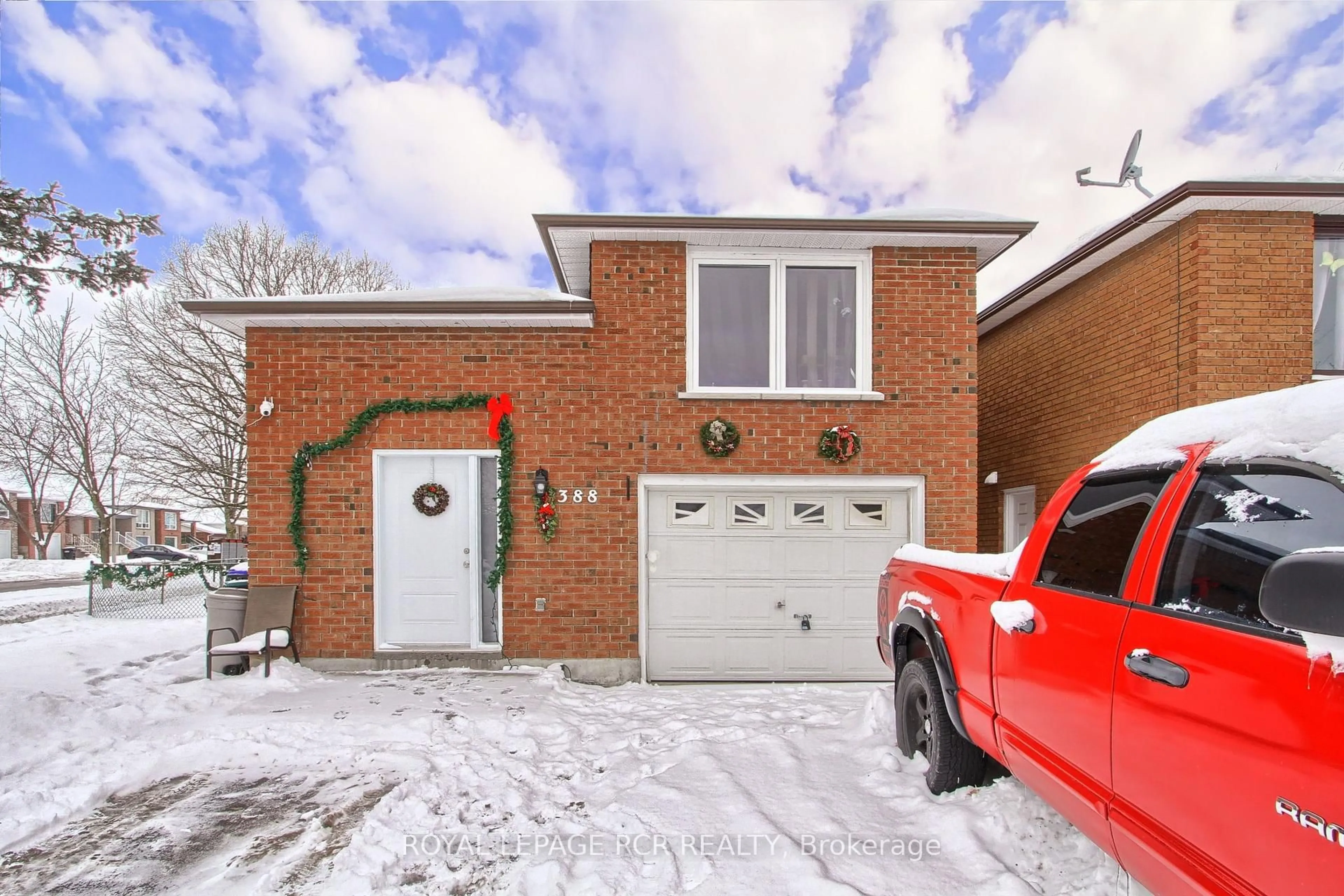 Home with brick exterior material, street for 388 Parkwood Ave, Bradford West Gwillimbury Ontario L3Z 2W9