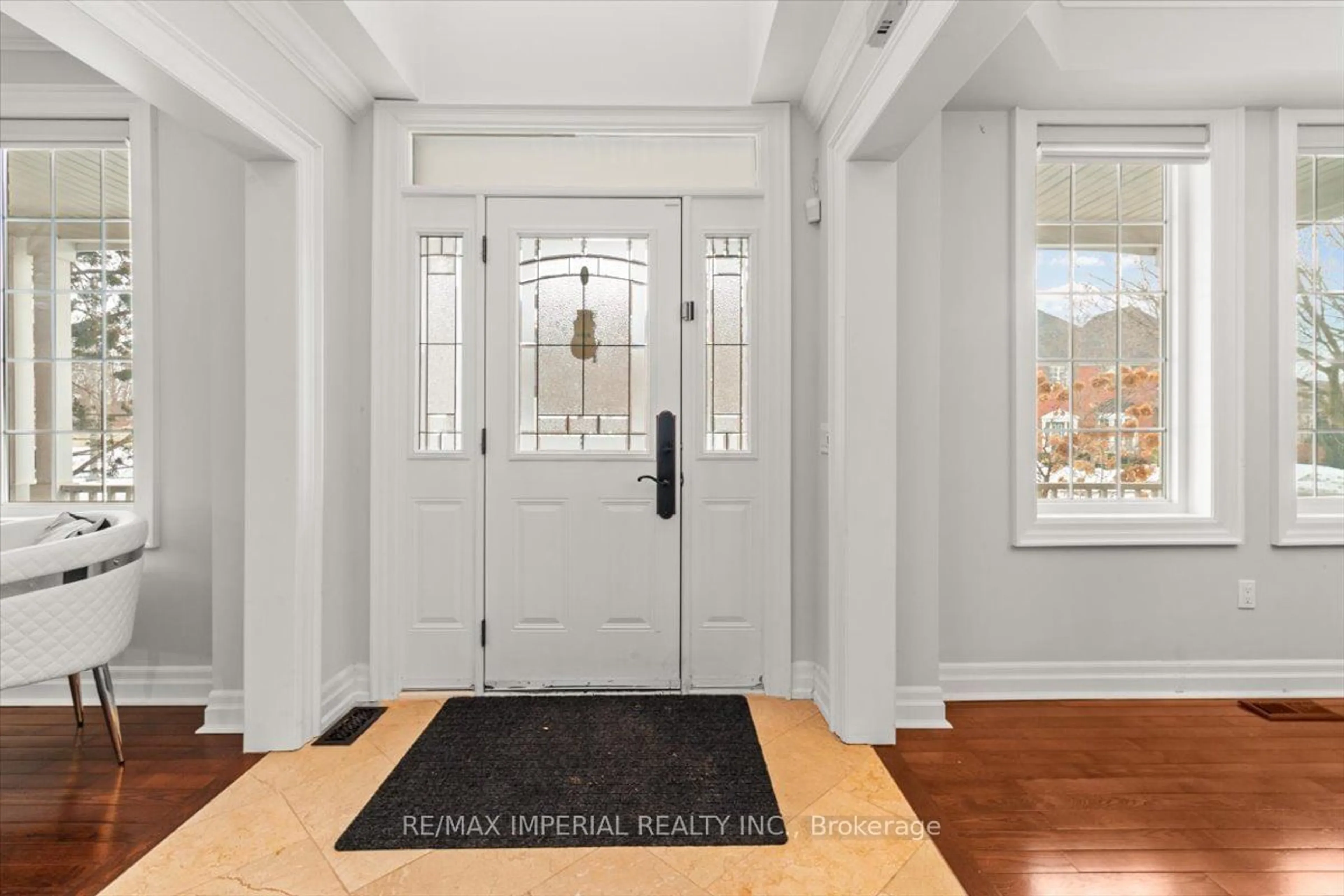 Indoor entryway for 20 Angus Glen Blvd, Markham Ontario L6C 1Z1