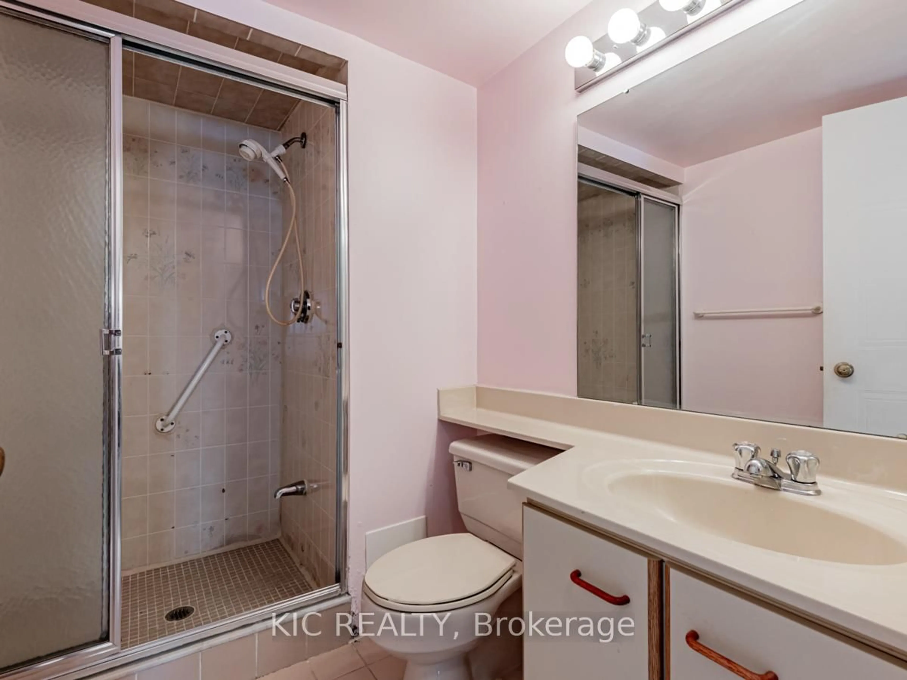 Standard bathroom, unknown for 33 WELDRICK Rd #601, Richmond Hill Ontario L4C 8W4