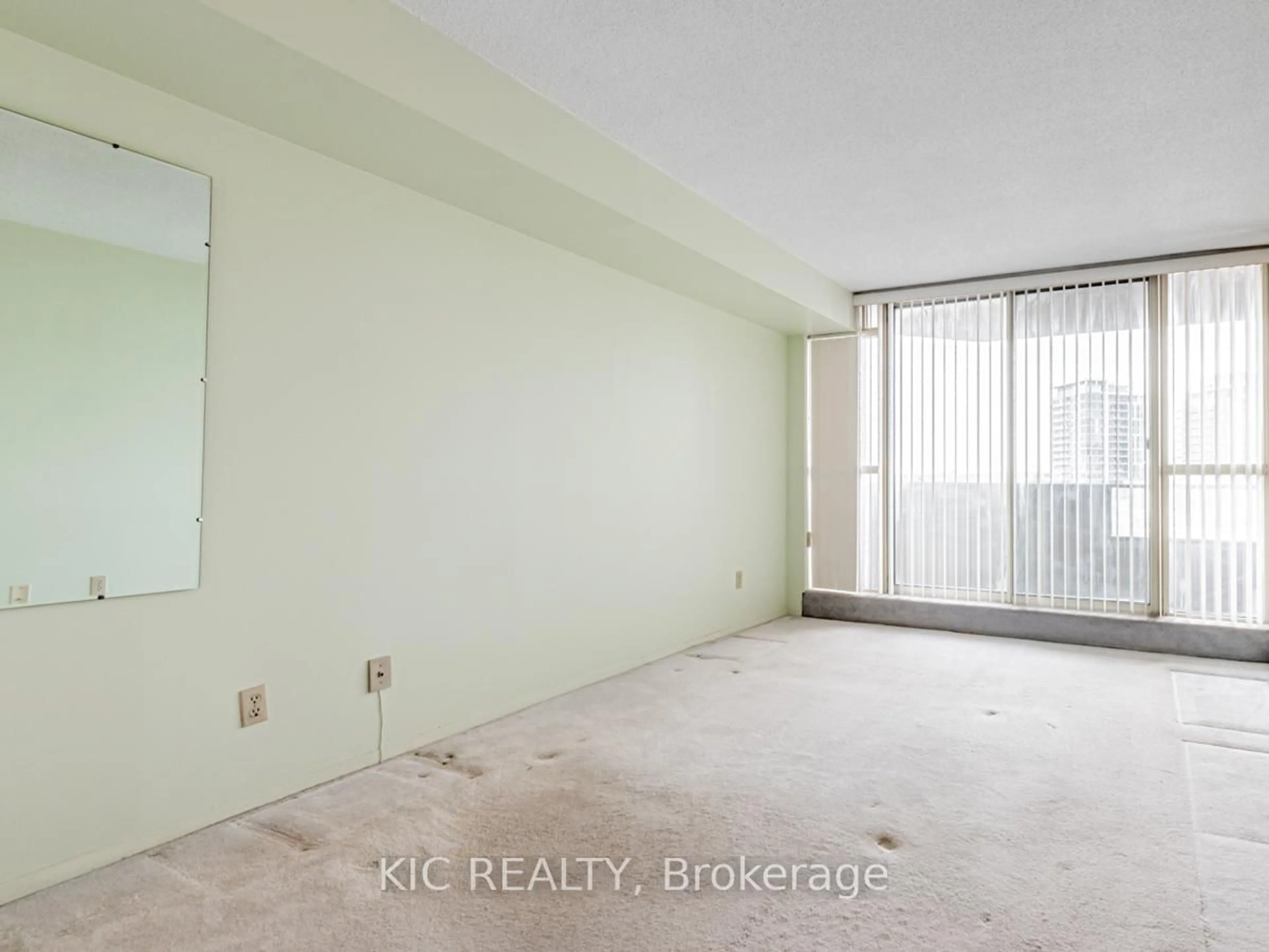 A pic of a room for 33 WELDRICK Rd #601, Richmond Hill Ontario L4C 8W4