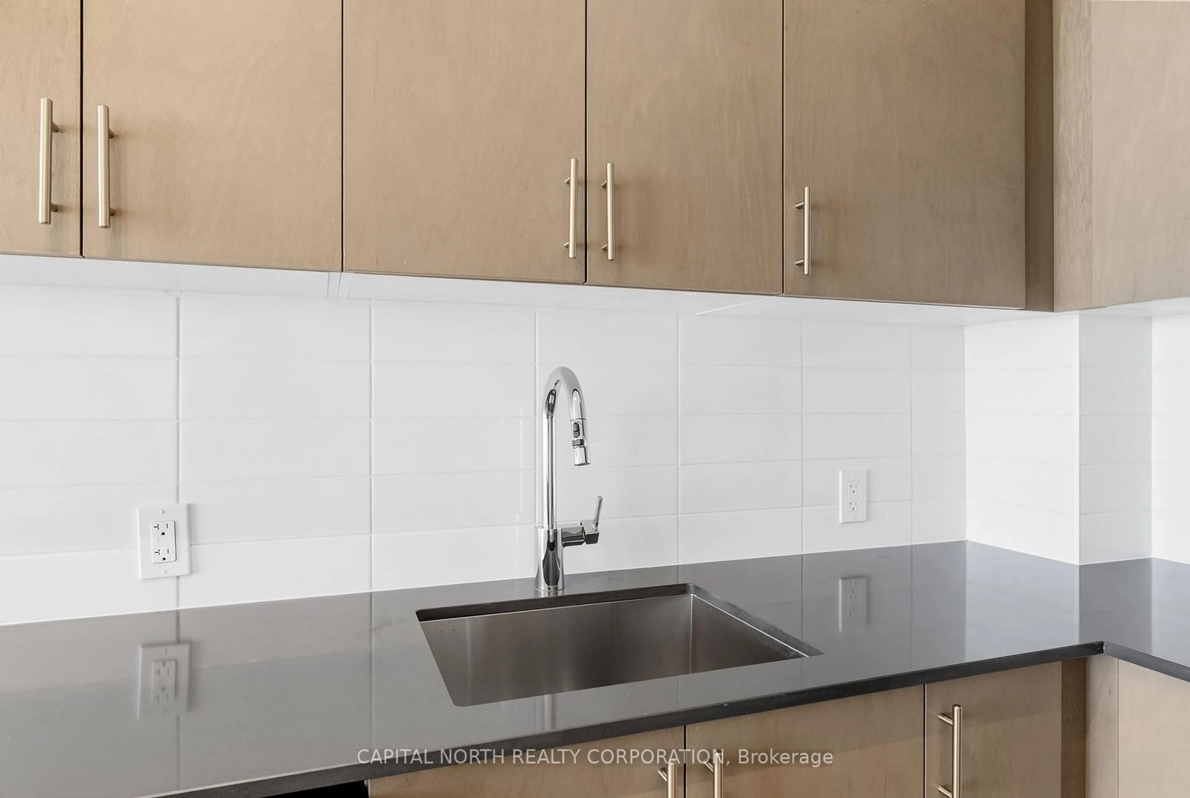Standard kitchen, ceramic/tile floor for 8960 Jane St #2008, Vaughan Ontario L4K 2M9