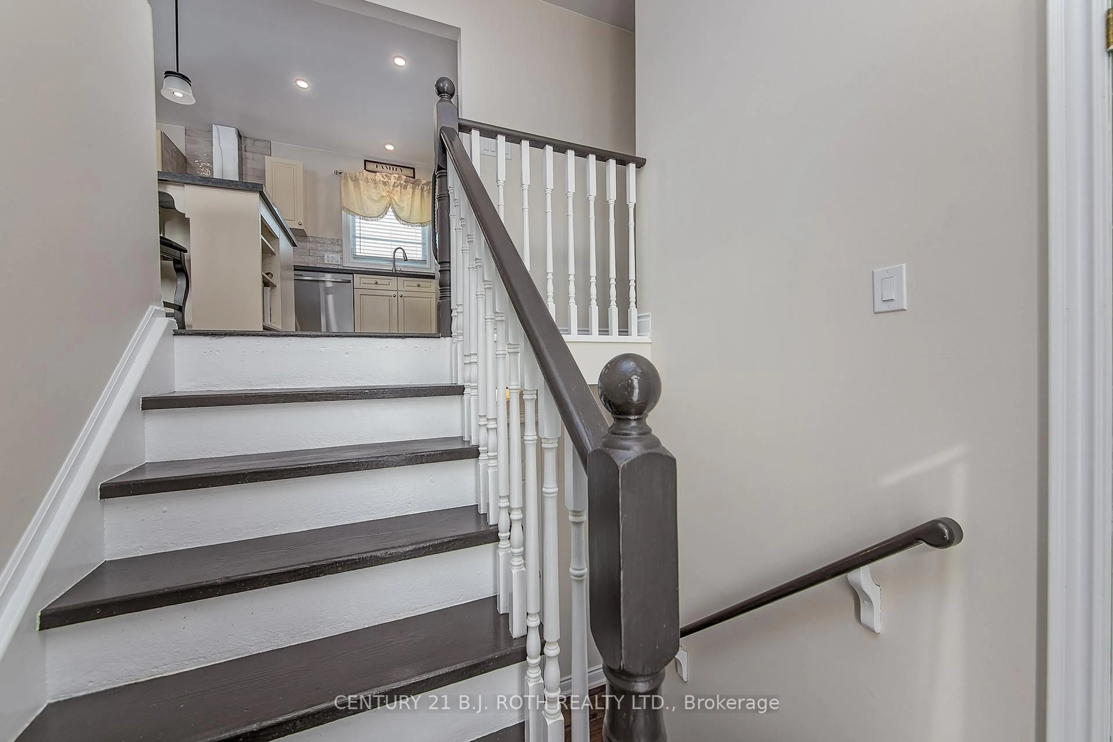 Stairs for 239 Centre St, Essa Ontario L0M 1B0