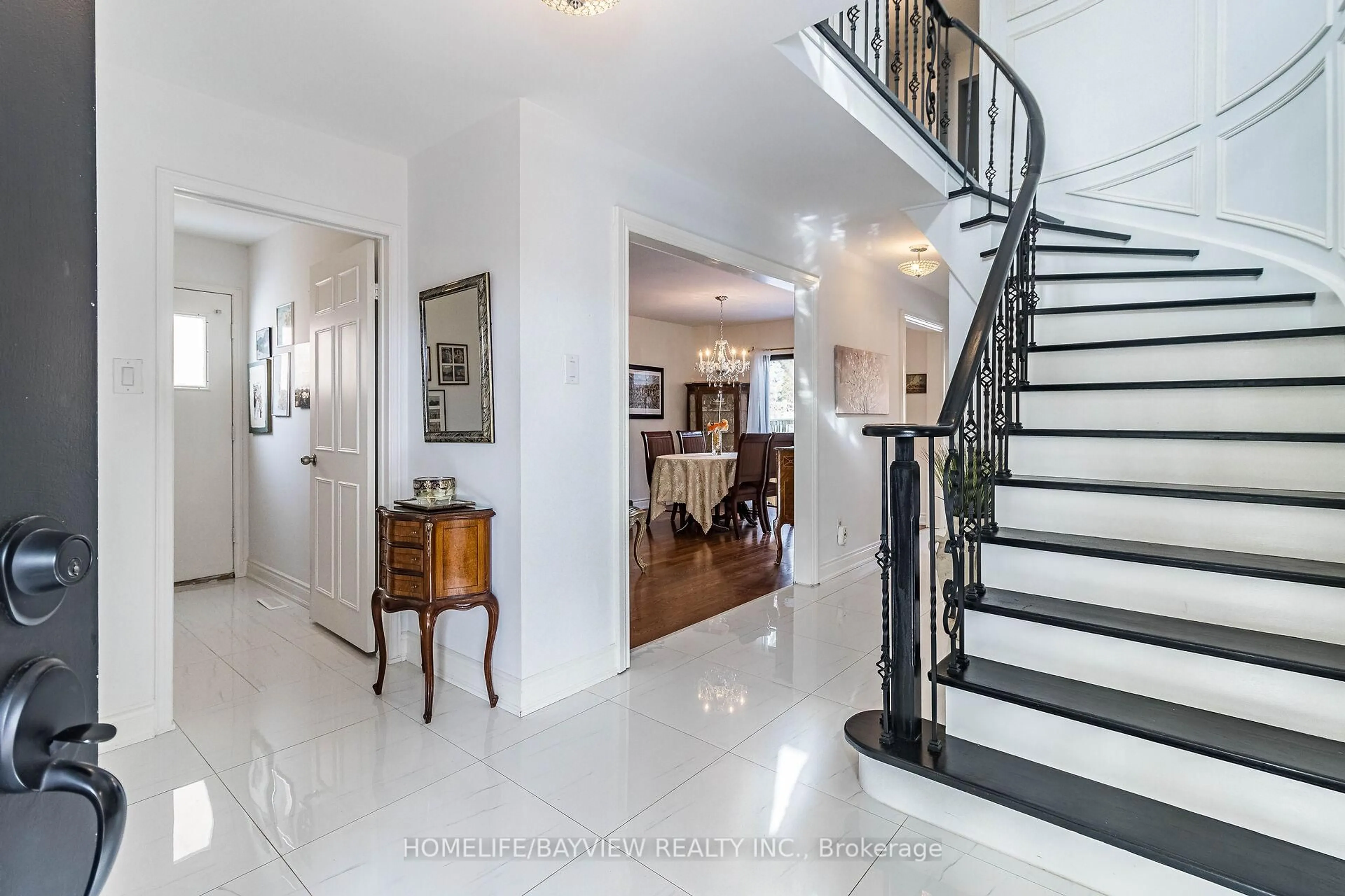 Indoor foyer for 34 Mccallum Dr, Richmond Hill Ontario L4C 7S9