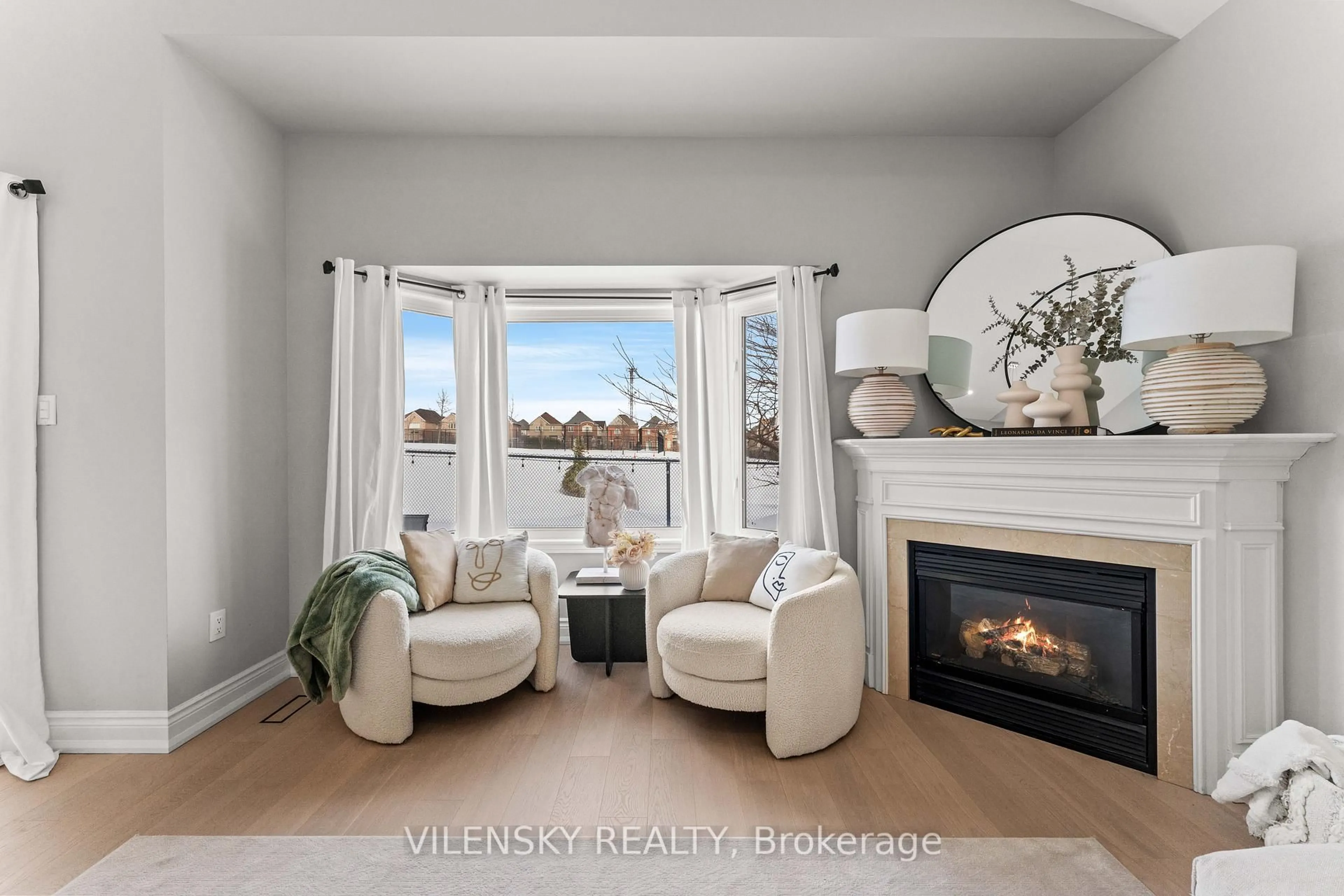 Living room with furniture, unknown for 40 Mosswood Rd, Vaughan Ontario L4J 9E1