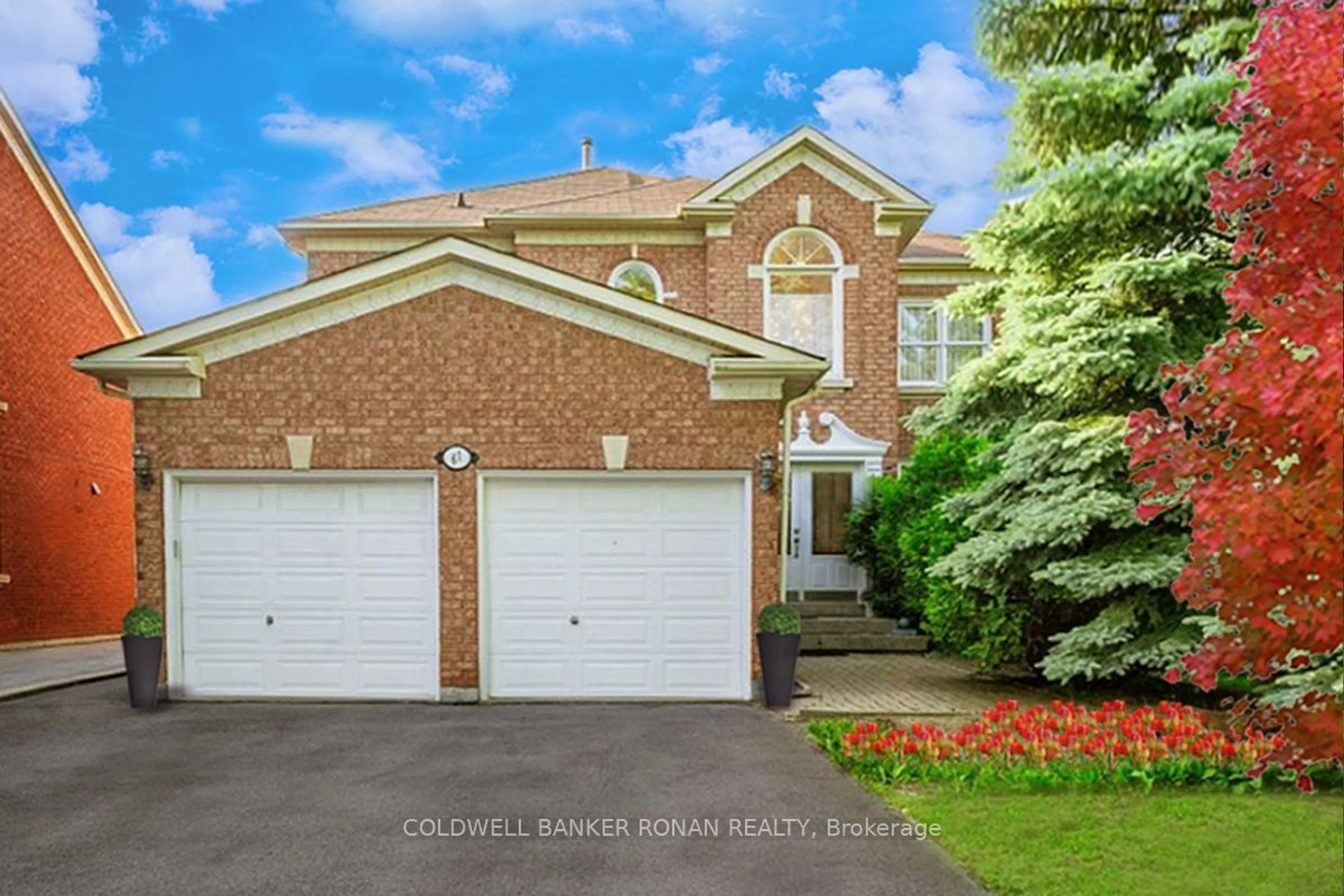 Home with brick exterior material, street for 61 Willett Cres, Richmond Hill Ontario L4C 7W2