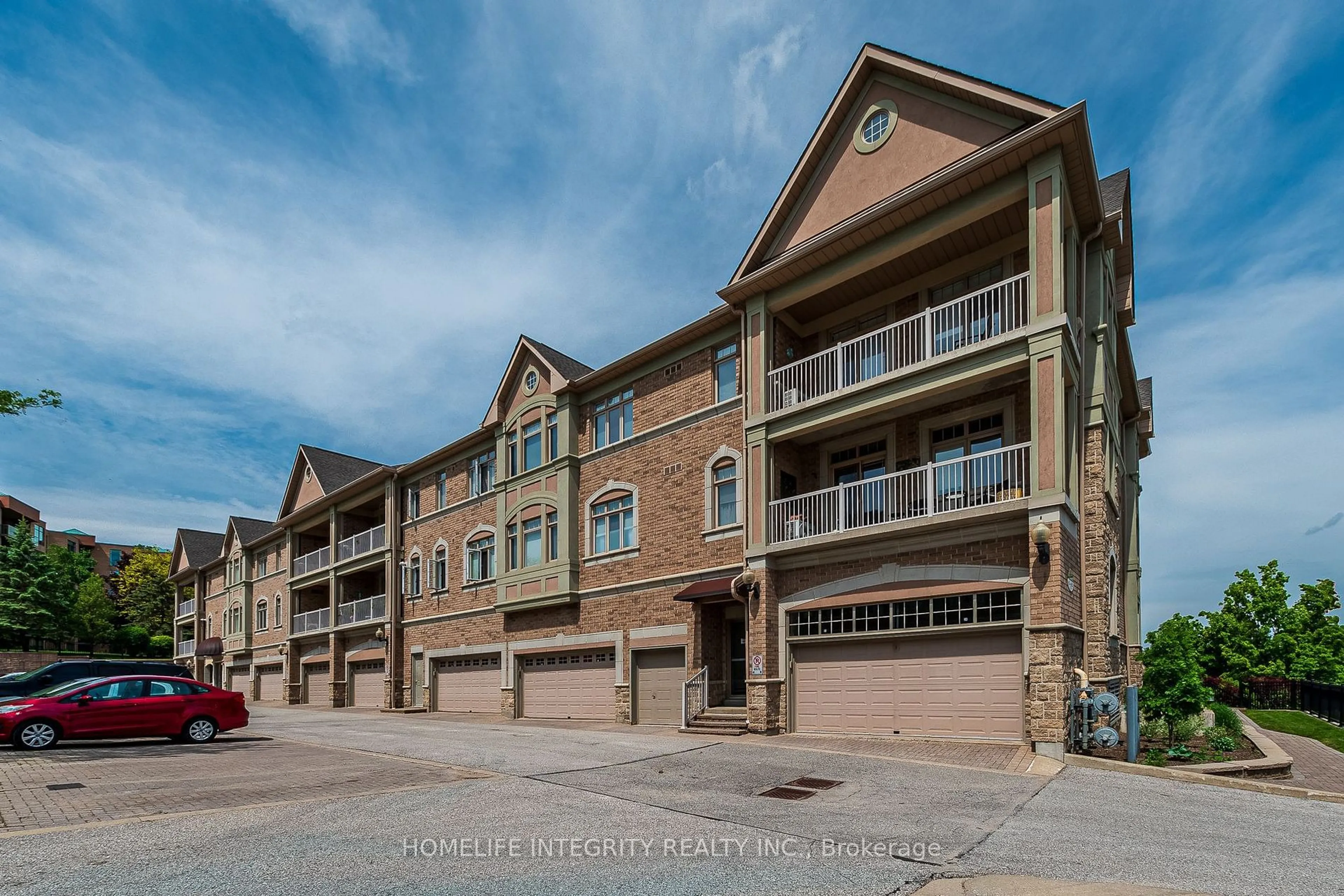 A pic from outside/outdoor area/front of a property/back of a property/a pic from drone, unknown for 78 Sunset Blvd #211, New Tecumseth Ontario L9R 2H5