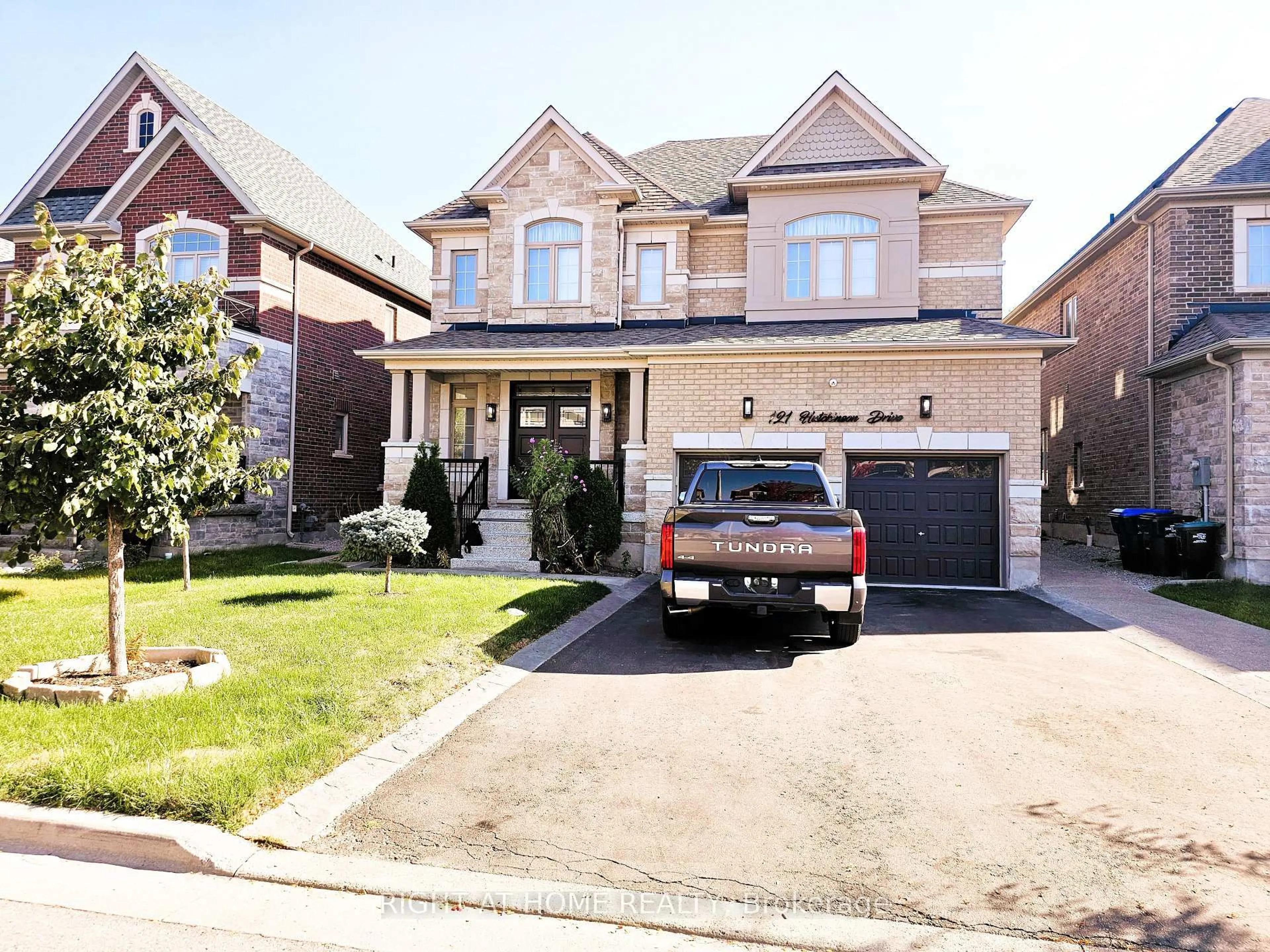 Home with brick exterior material, street for 121 Hutchinson Dr, New Tecumseth Ontario L9R 0P6