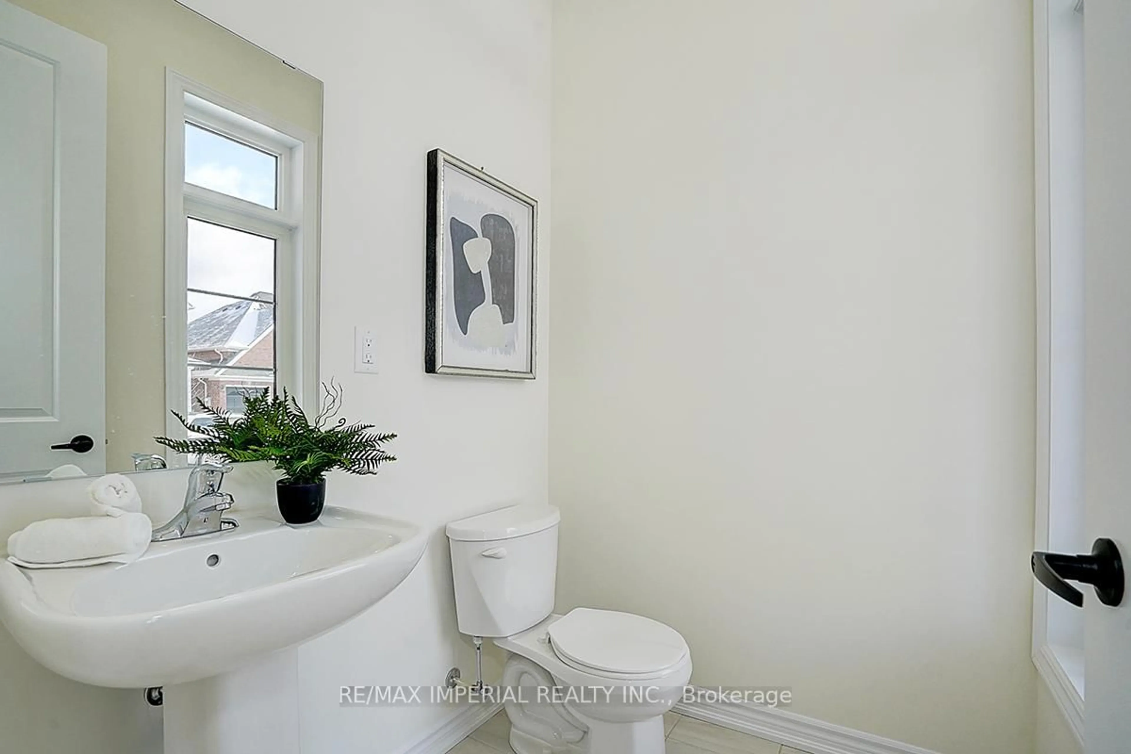 Contemporary bathroom, ceramic/tile floor for 96 Weslock Cres, Aurora Ontario L4G 7Y9