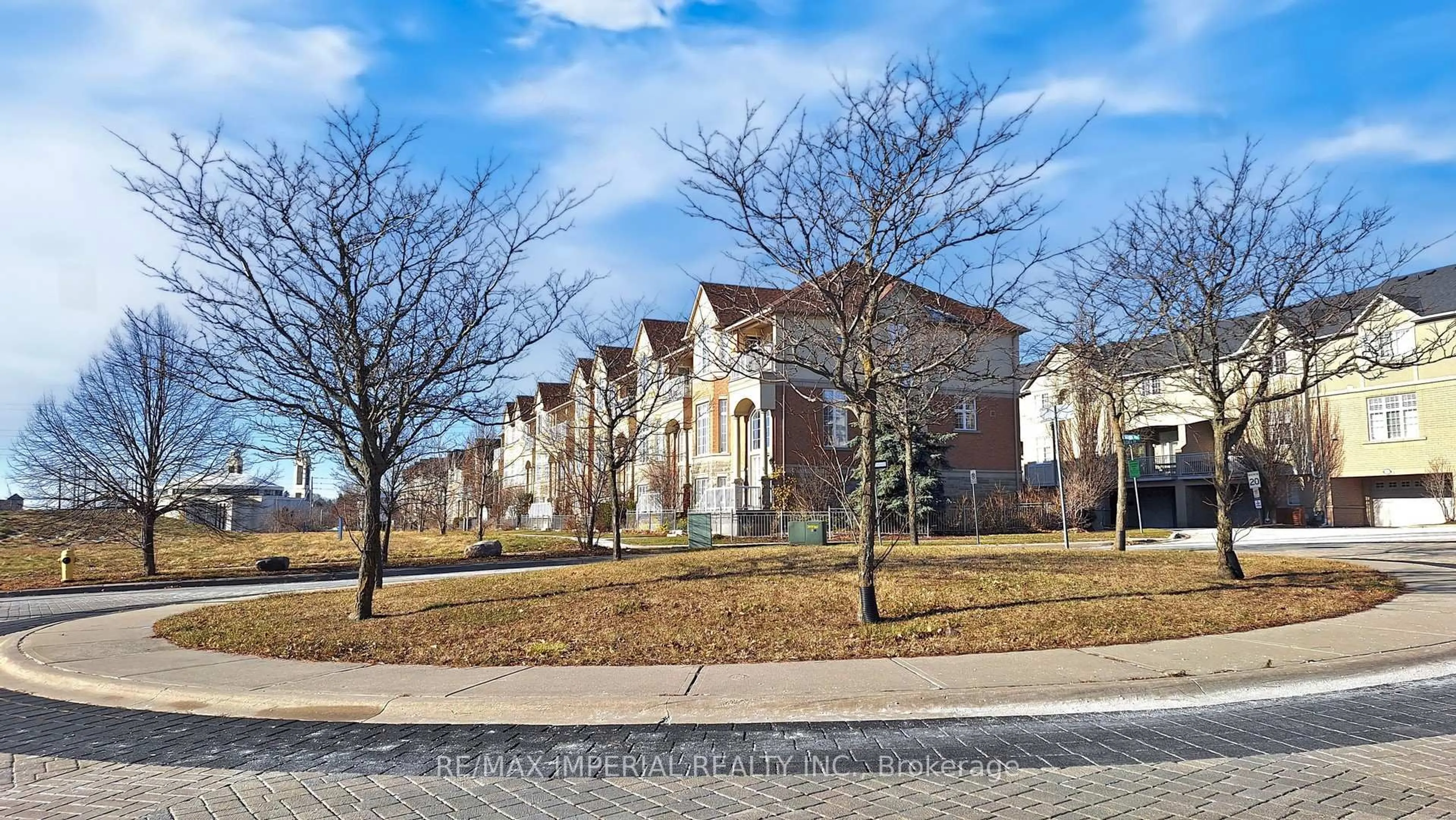 A pic from outside/outdoor area/front of a property/back of a property/a pic from drone, street for 98 Legends Way, Markham Ontario L3R 5Z9