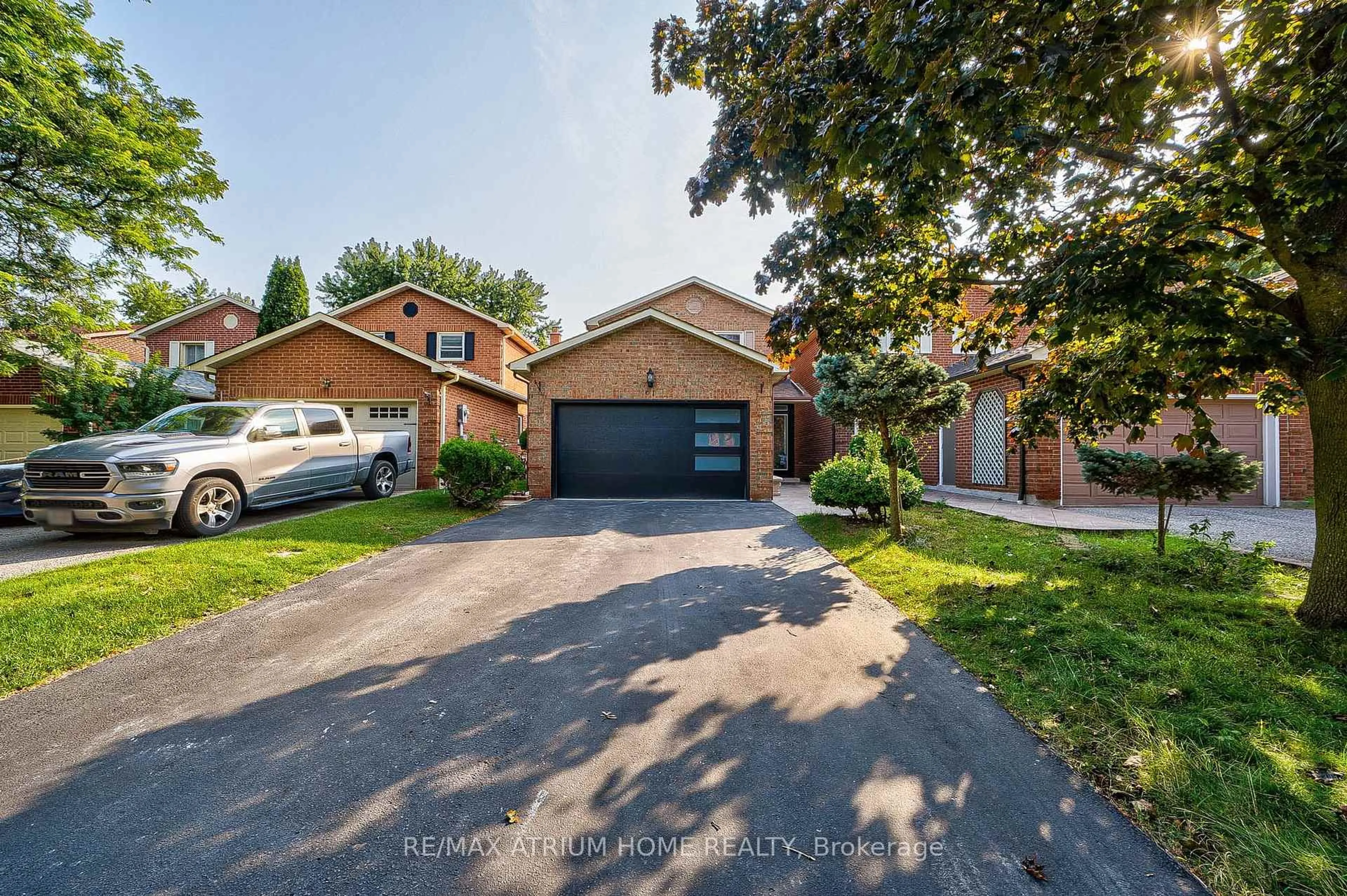 Home with brick exterior material, street for 61 Trothen Circ, Markham Ontario L3P 4H3