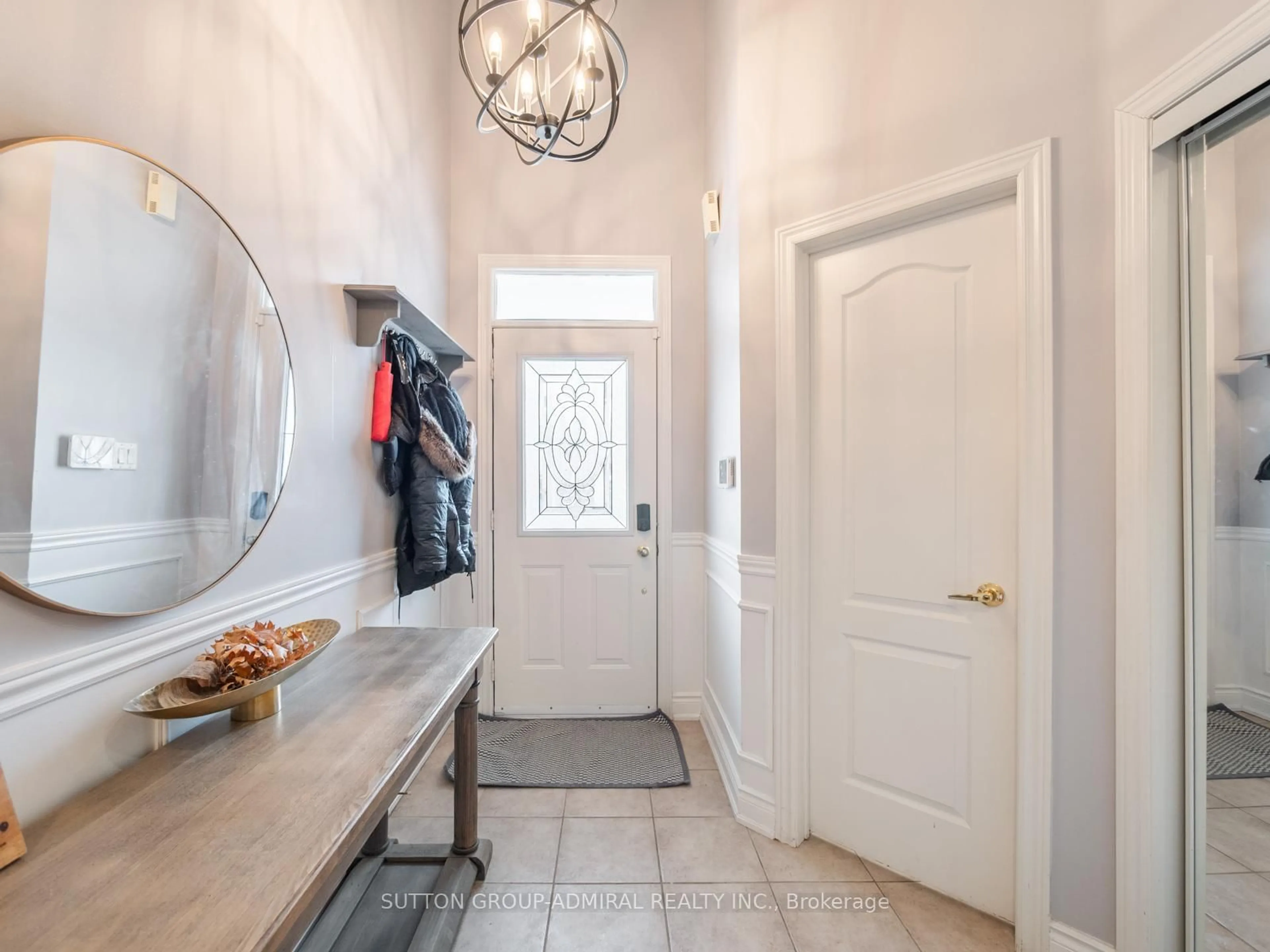 Indoor entryway for 45 Honeywood Rd, Vaughan Ontario L4J 9E6