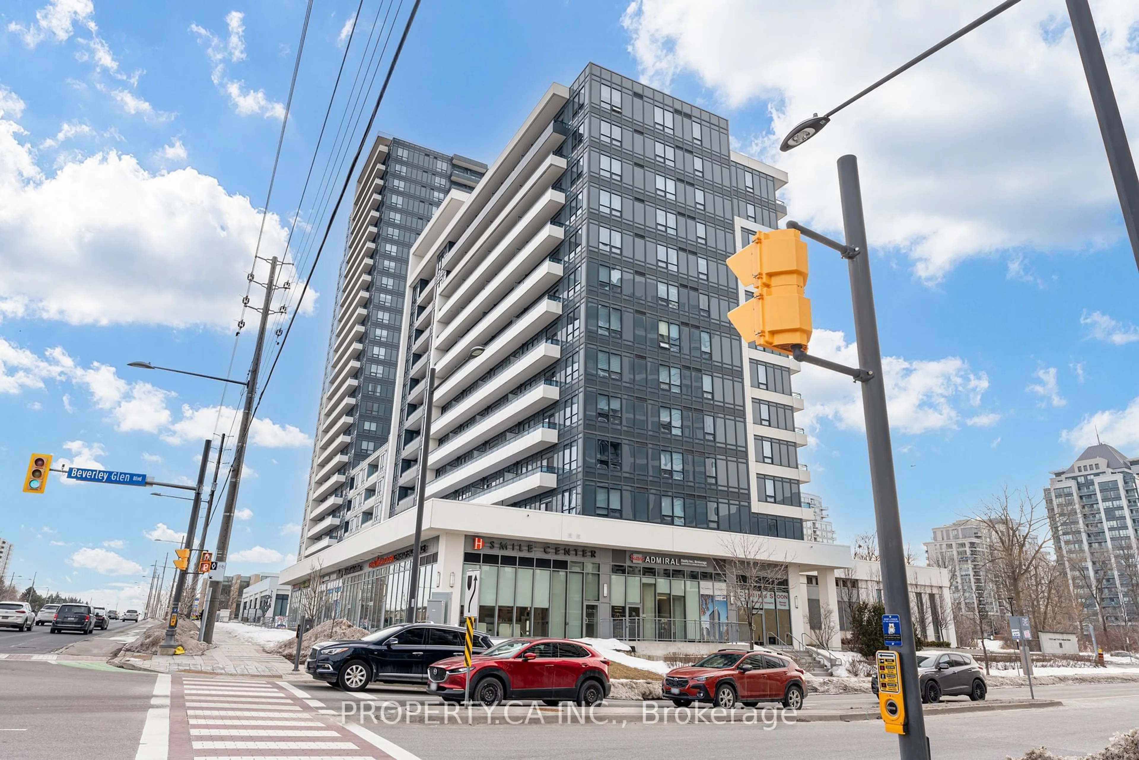 Indoor foyer for 7900 Bathurst St #229, Vaughan Ontario L4J 0J9