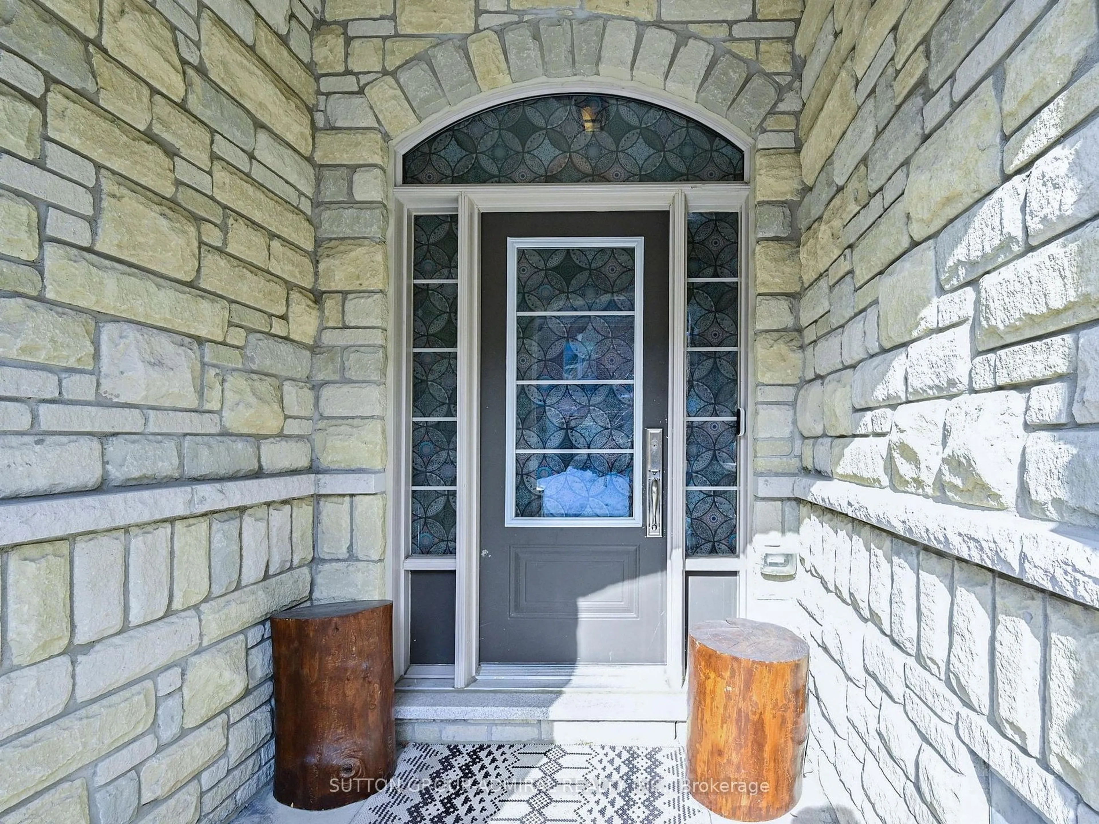 Indoor entryway for 1331 Major MacKenzie Dr #130, Vaughan Ontario L6A 4W4