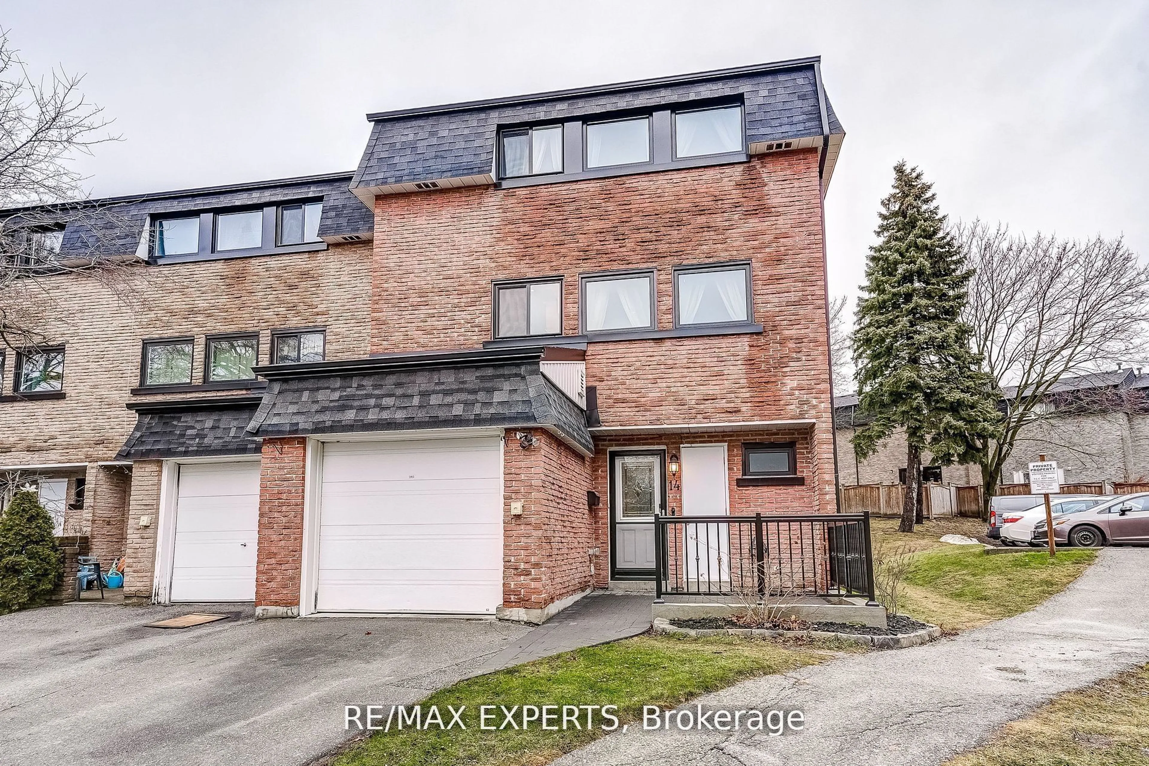 Home with brick exterior material, street for 14 Poplar Cres, Aurora Ontario L4G 3L3