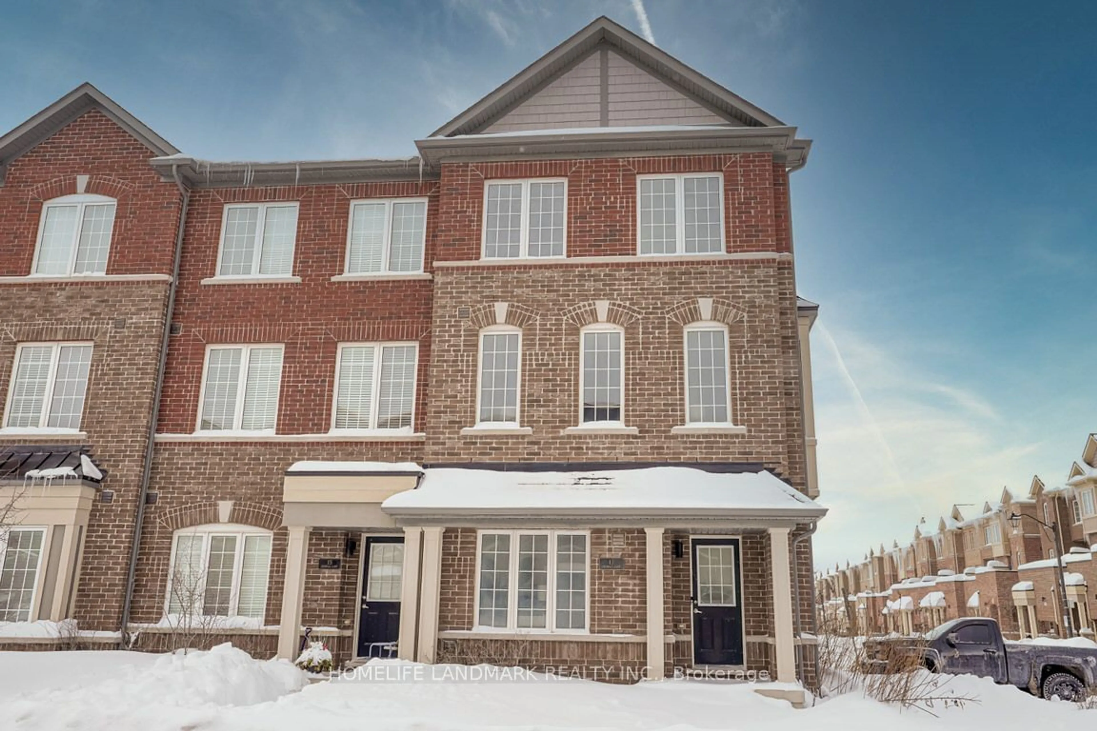 Home with brick exterior material, street for 17 Heswall Lane, Newmarket Ontario L3Y 0E1