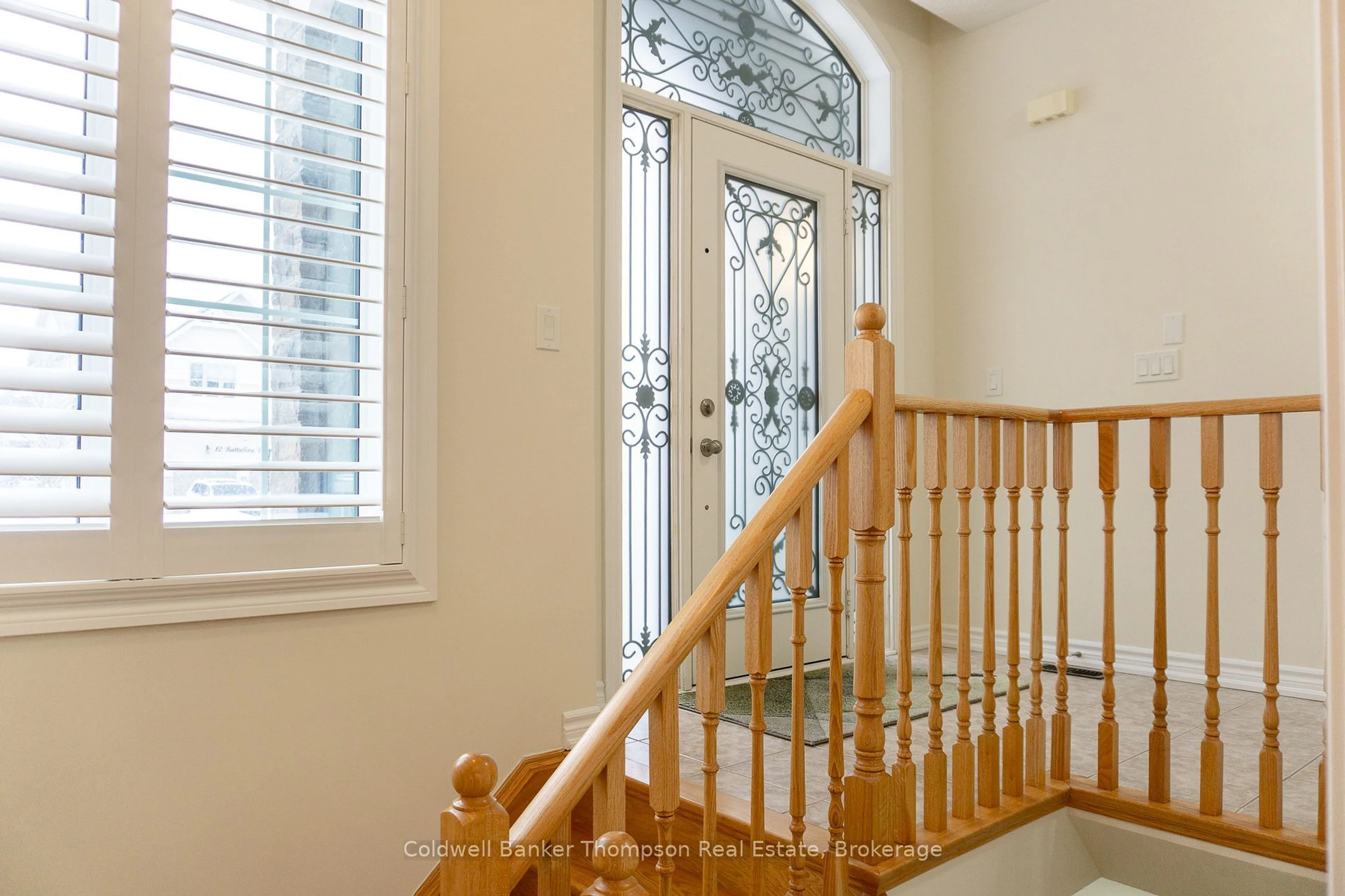 Indoor entryway for 11 Battalion Dr, Essa Ontario L3W 0B3