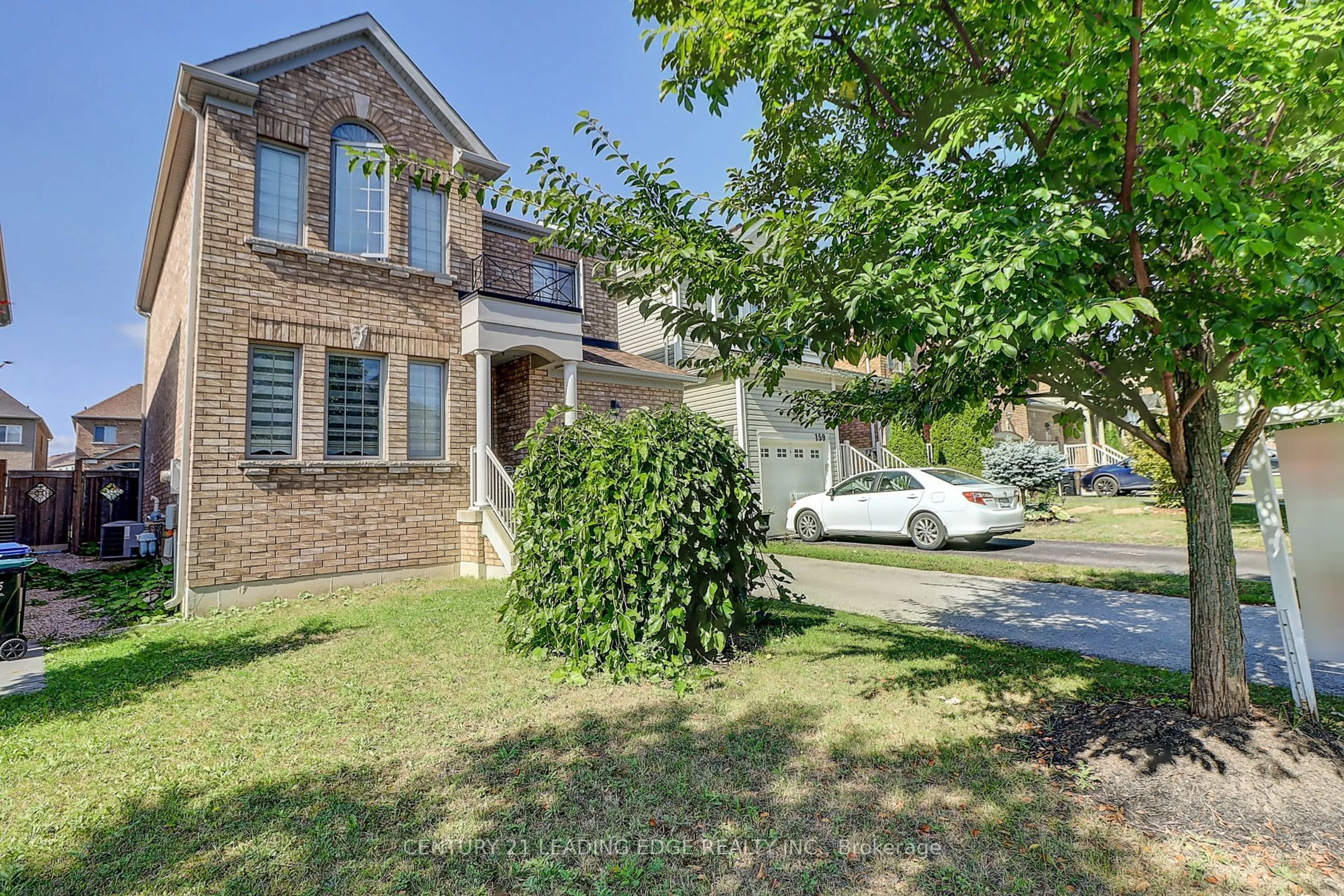 A pic from outside/outdoor area/front of a property/back of a property/a pic from drone, street for 155 Webb St, Bradford West Gwillimbury Ontario L3Z 0B9