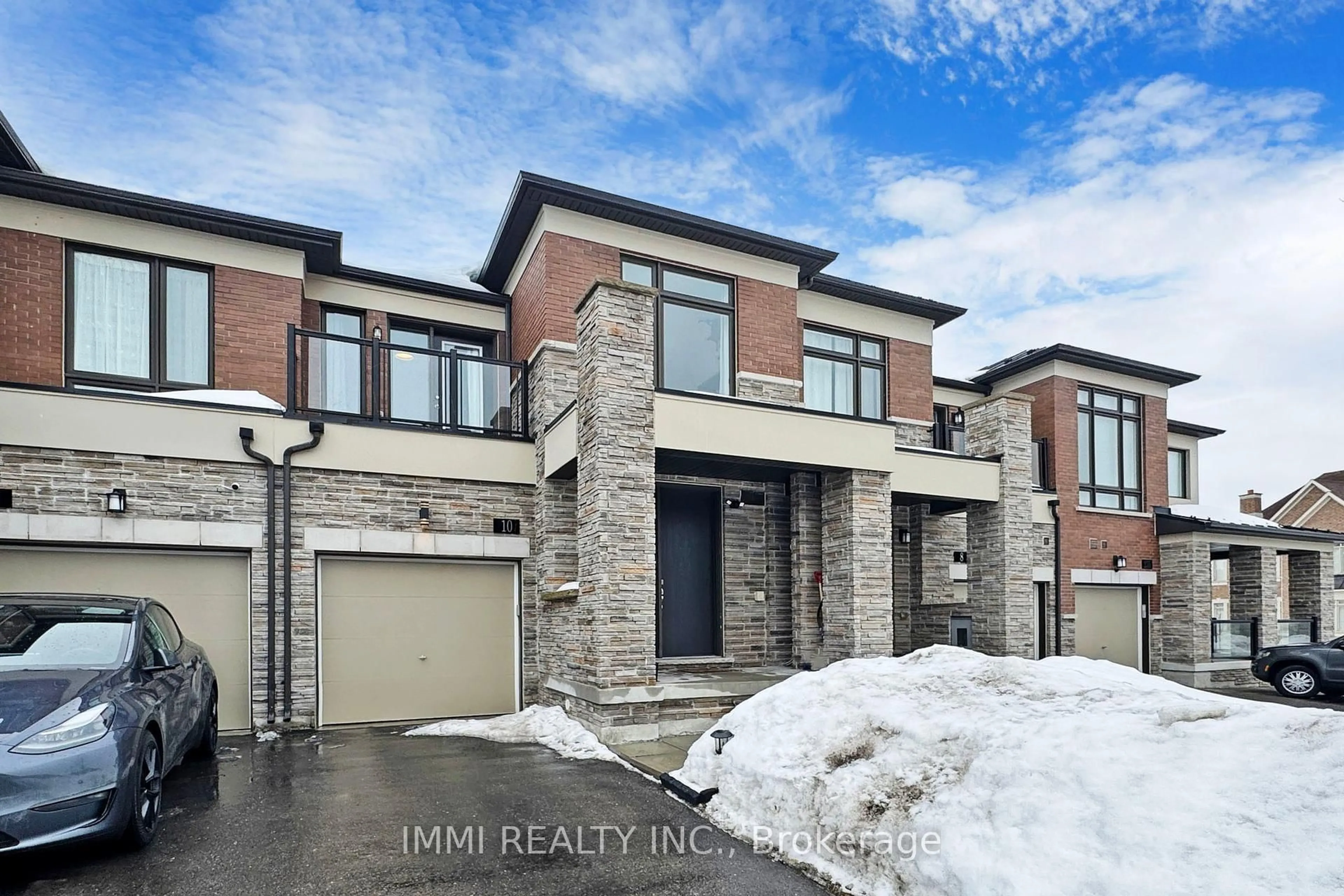 Home with brick exterior material, street for 10 Badgerow Way, Aurora Ontario L4G 0Z4
