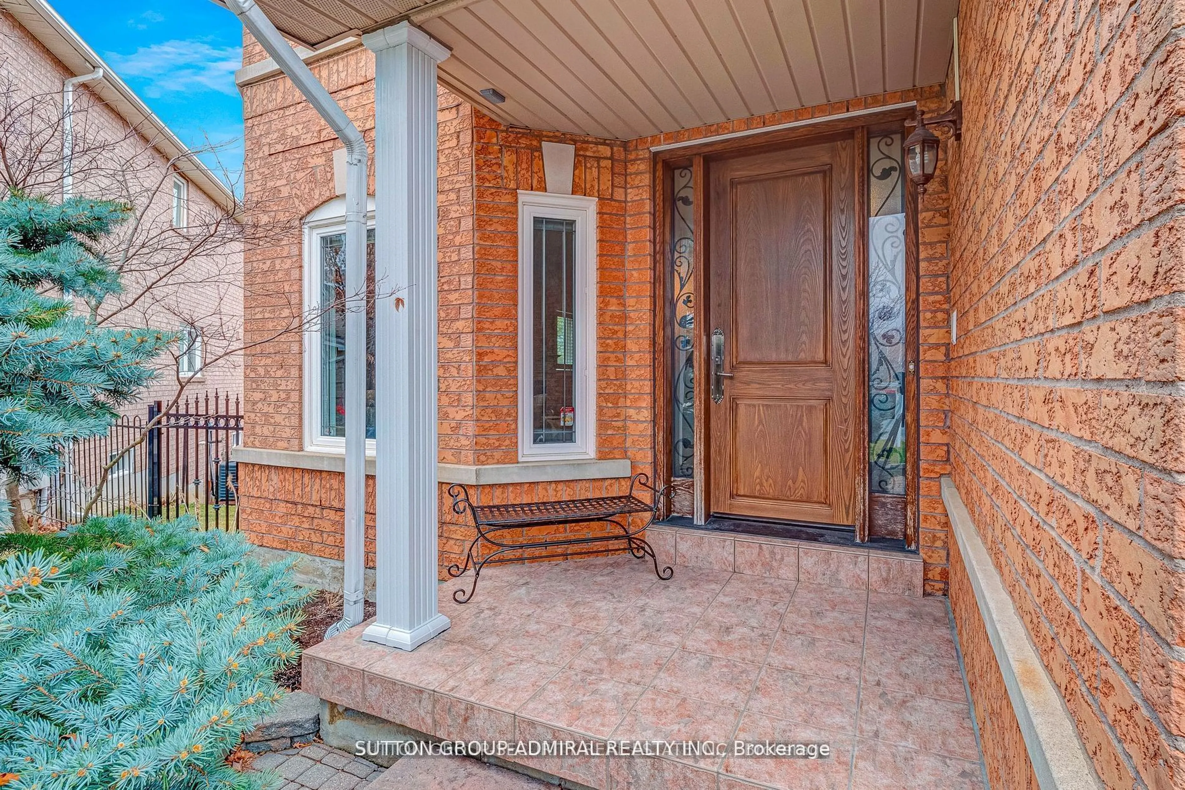 Indoor entryway for 88 Klamath Crt, Vaughan Ontario L6A 2L7