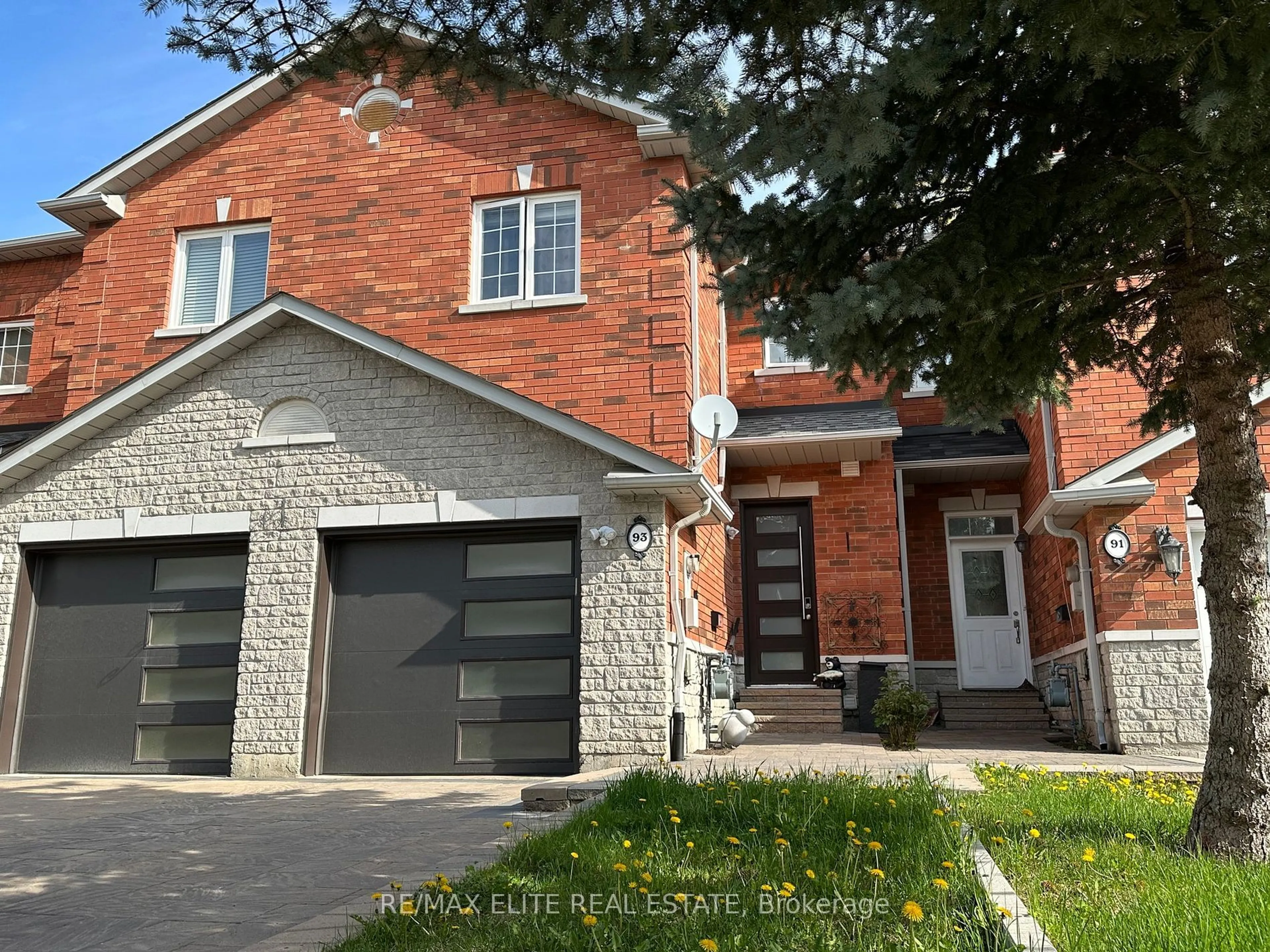 Home with brick exterior material, street for 93 Benson Ave, Richmond Hill Ontario L4C 4E5