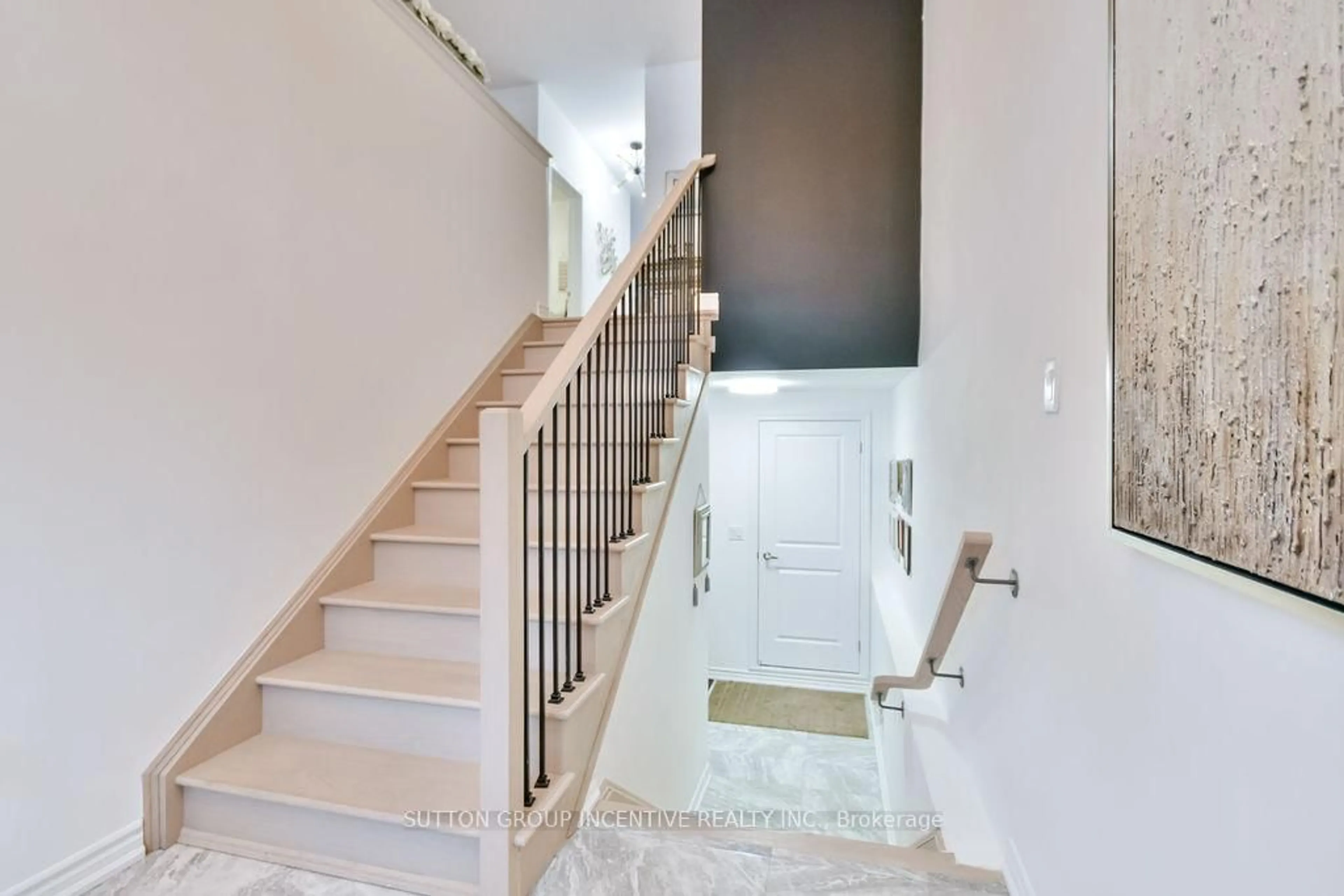 Stairs for 2195 Grainger Loop, Innisfil Ontario L9S 0N1