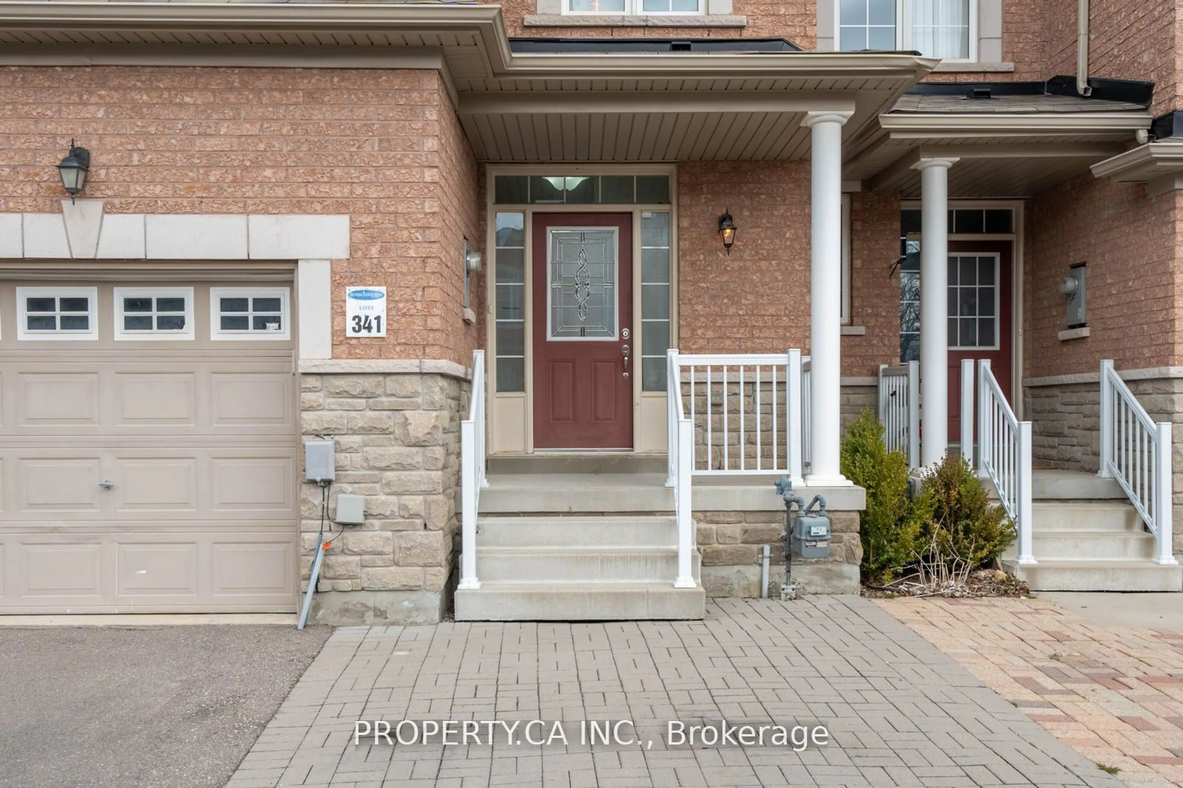 Home with brick exterior material, street for 90 Collin Crt, Richmond Hill Ontario L4E 0X8