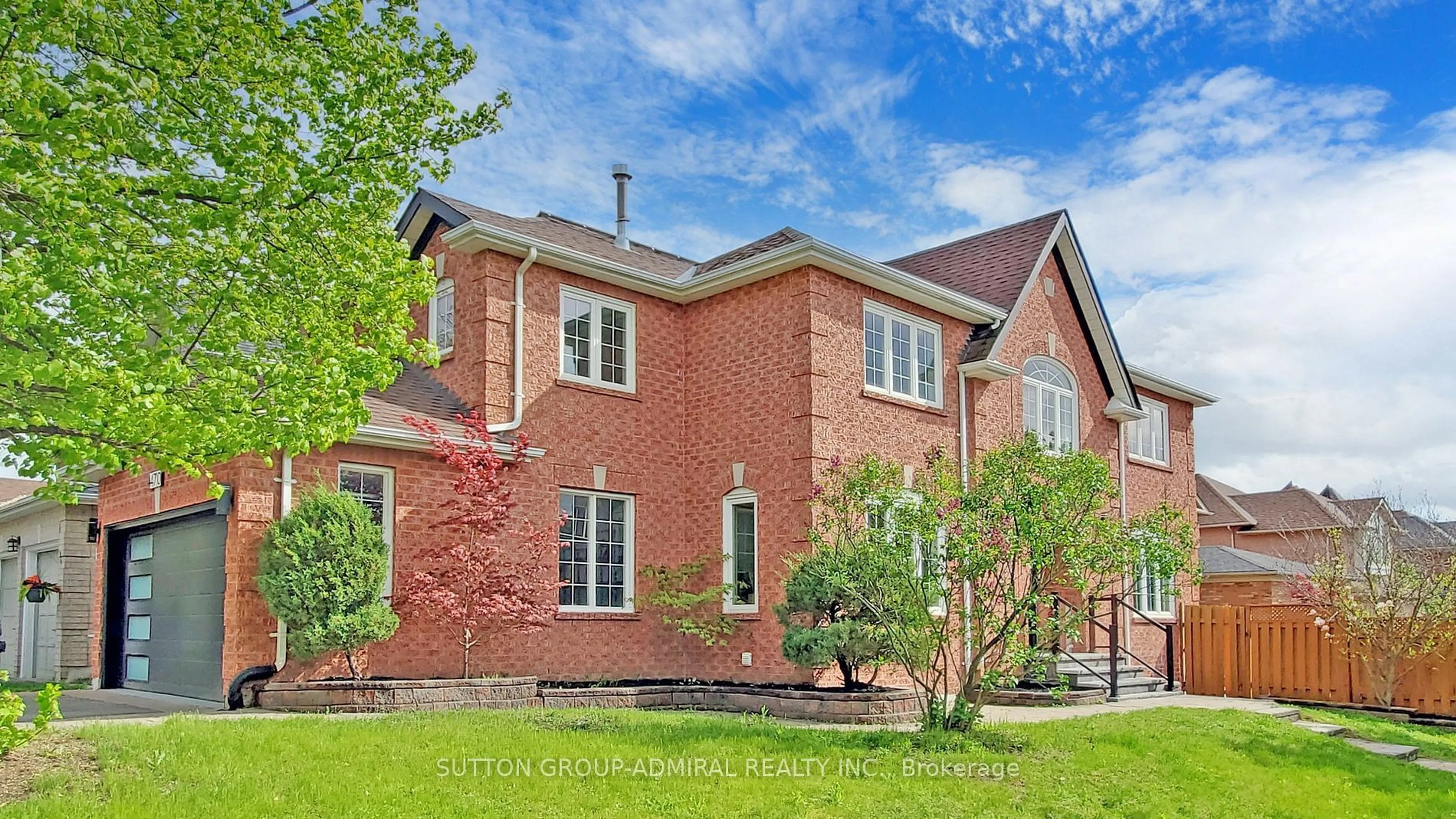 Home with brick exterior material, street for 470 Doubletree Lane, Newmarket Ontario L3X 2E9