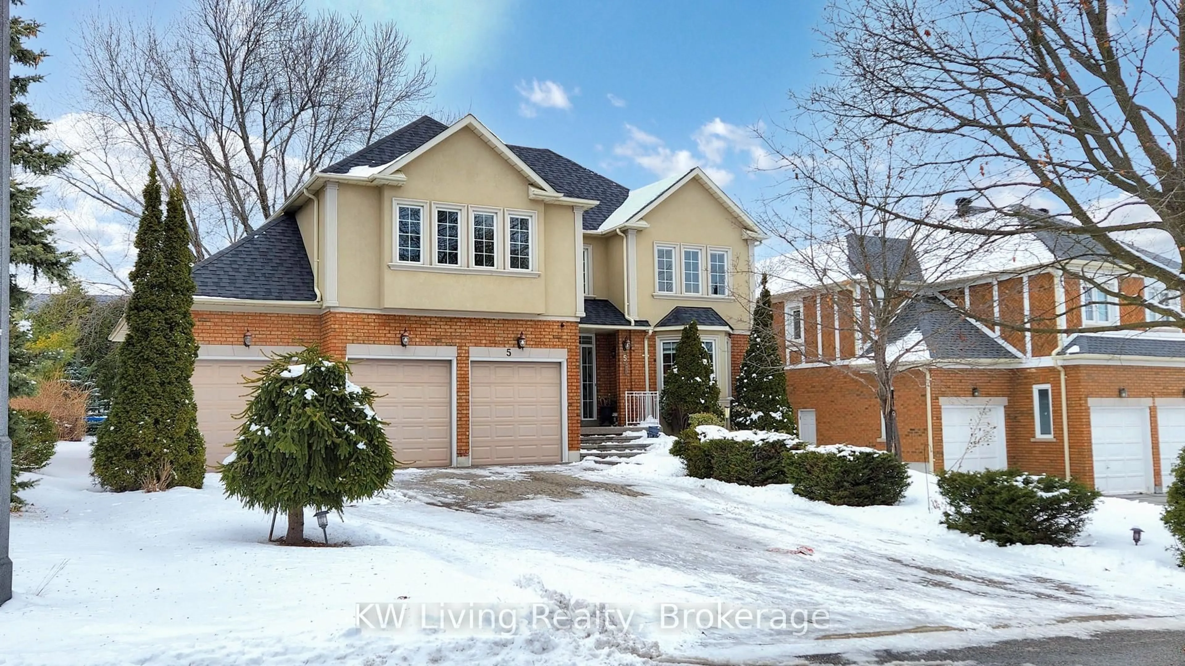 Home with brick exterior material, street for 5 Chadwick Cres, Richmond Hill Ontario L4B 2W6