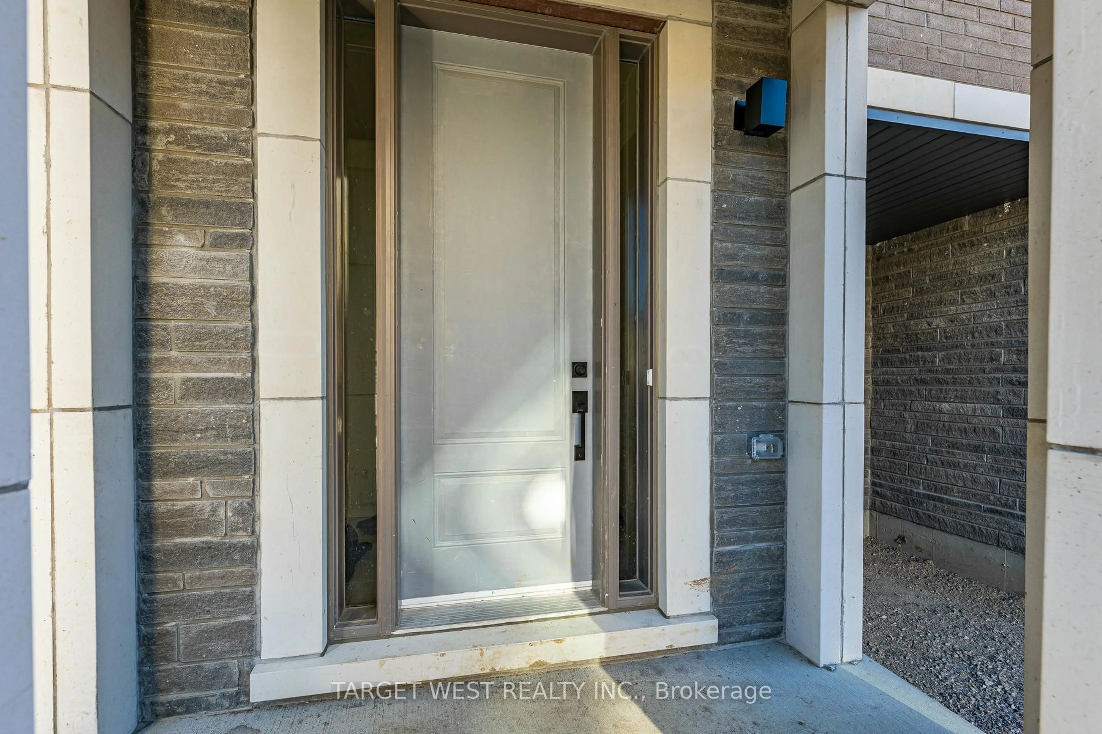 Indoor entryway for 23 Archamault Way, Vaughan Ontario L4H 5G4