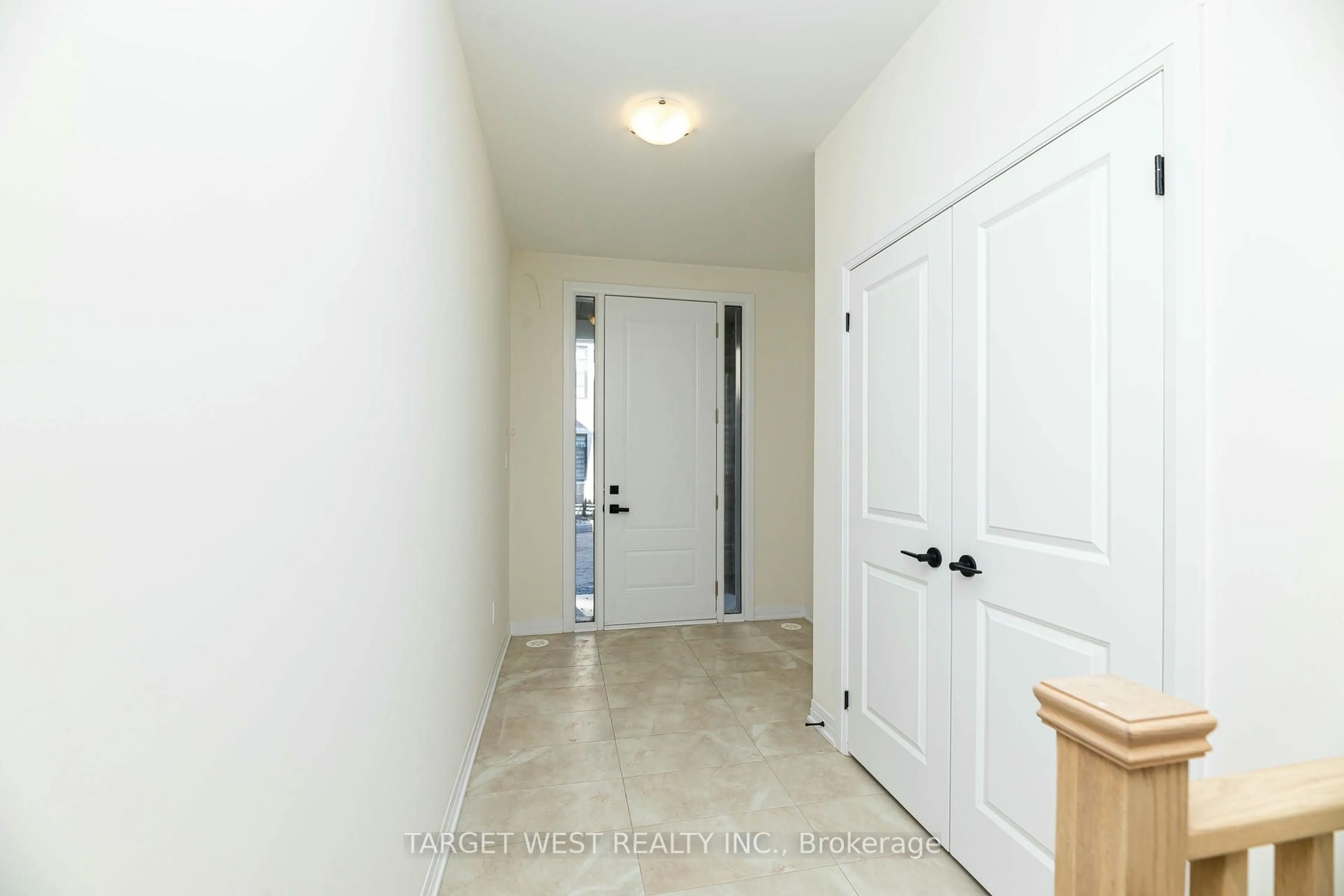 Indoor entryway for 23 Archamault Way, Vaughan Ontario L4H 5G4