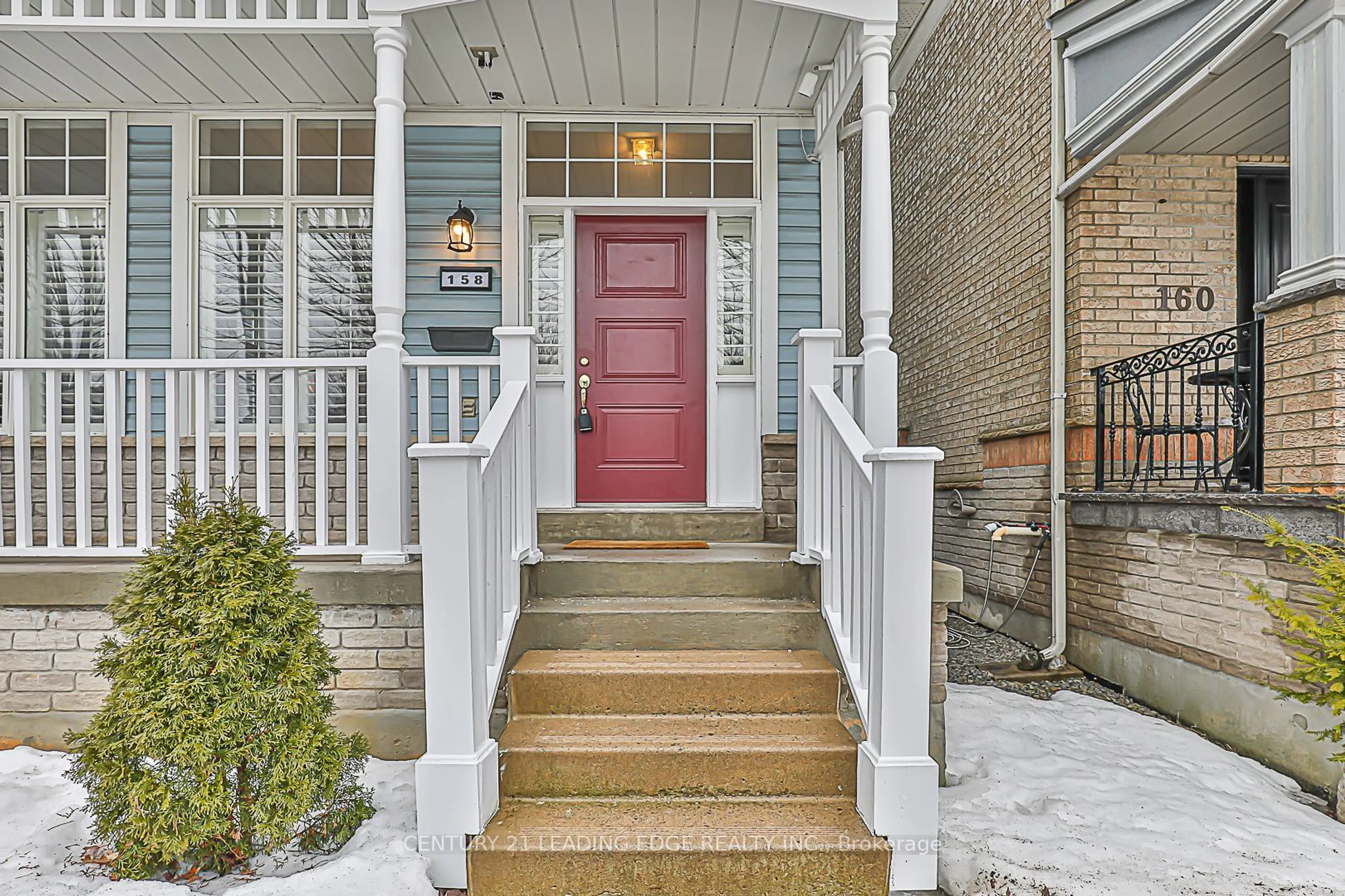 Indoor entryway for 158 Country Glen Rd, Markham Ontario L6B 1B5