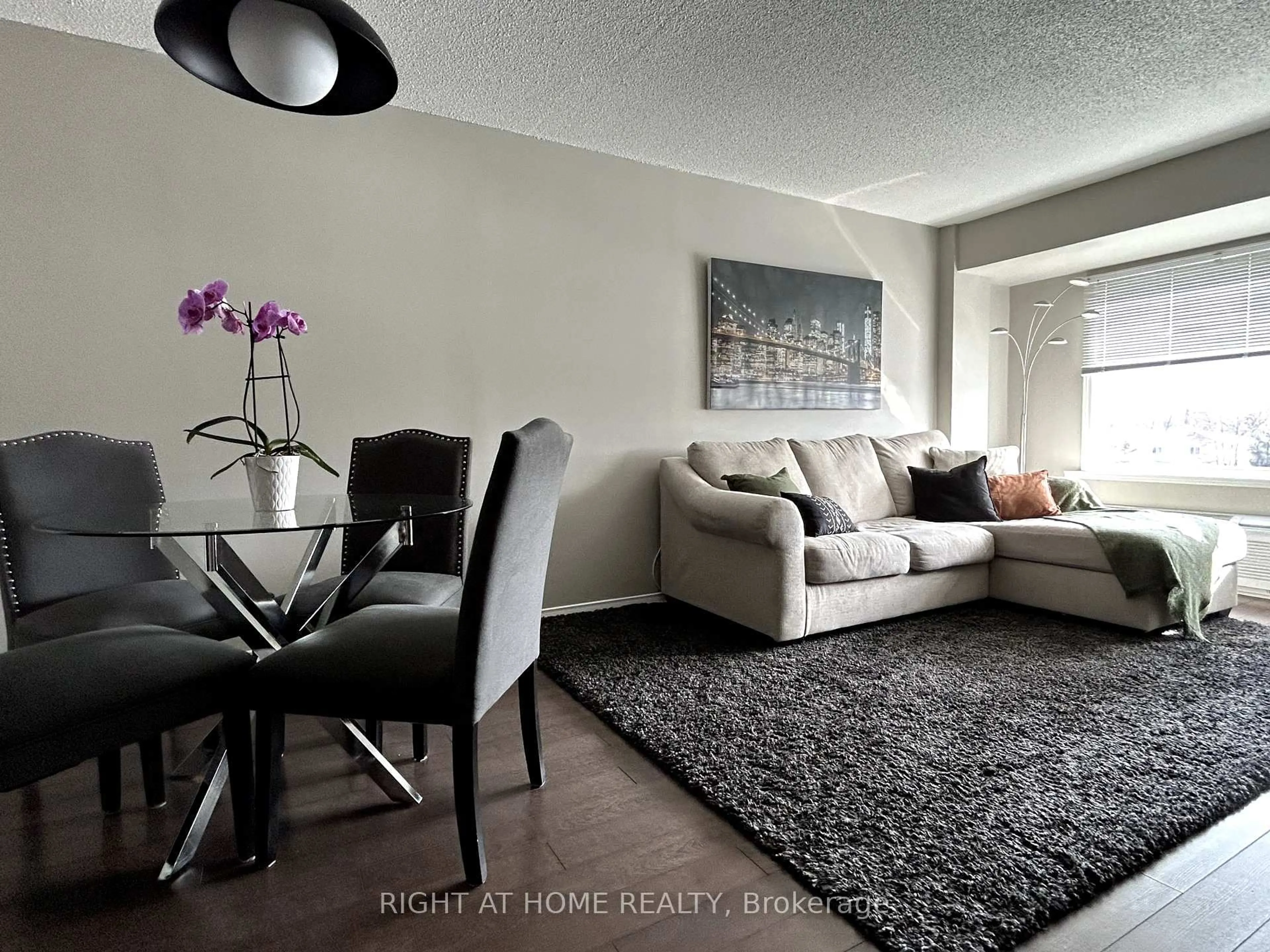 Living room with furniture, unknown for 155 Riverglen Dr #318, Georgina Ontario L4P 3M3