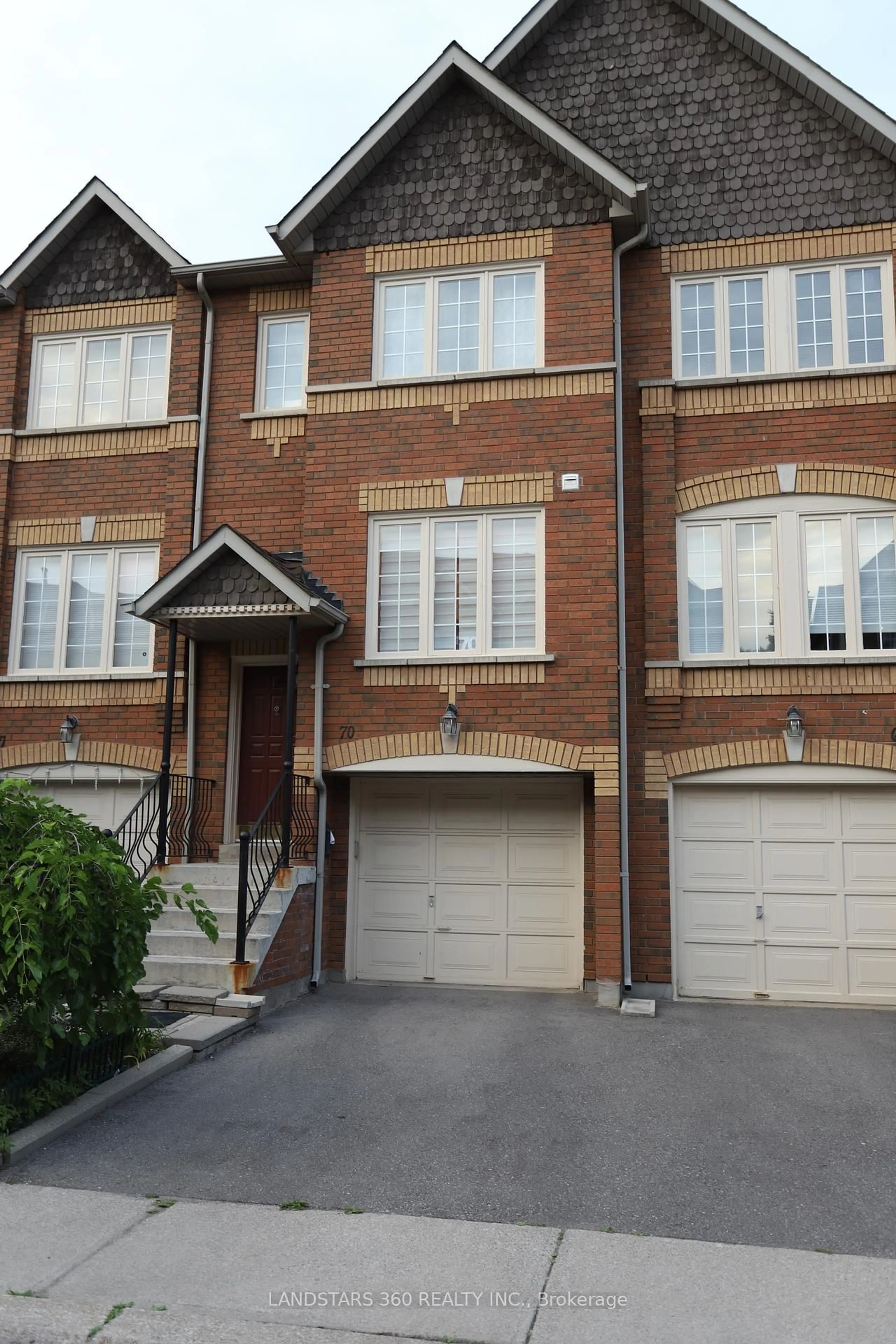 Home with brick exterior material, street for 95 Weldrick Rd #70, Richmond Hill Ontario L4C 0H9