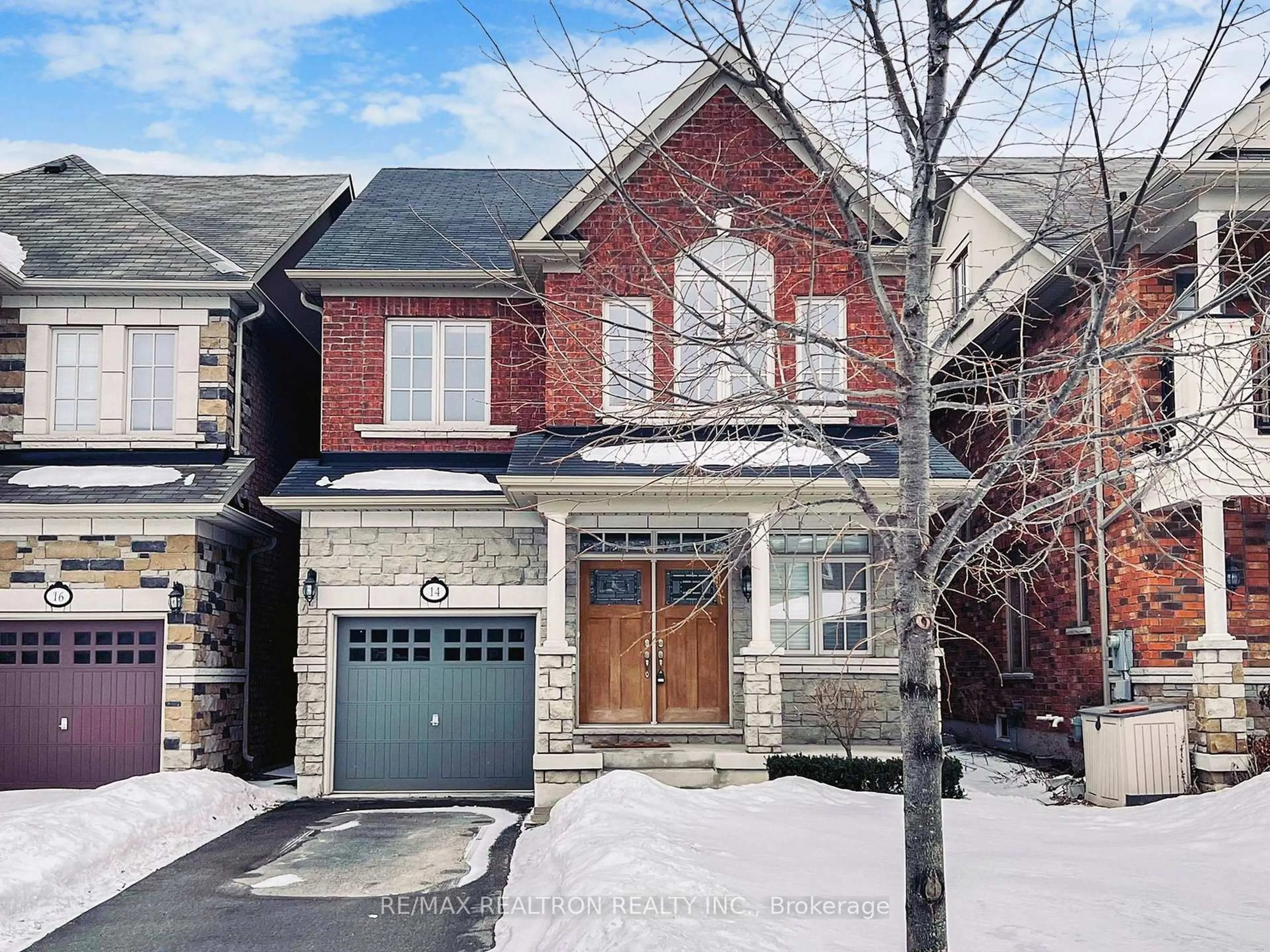 Home with brick exterior material, street for 14 Coventry Crt, Richmond Hill Ontario L4C 0X1