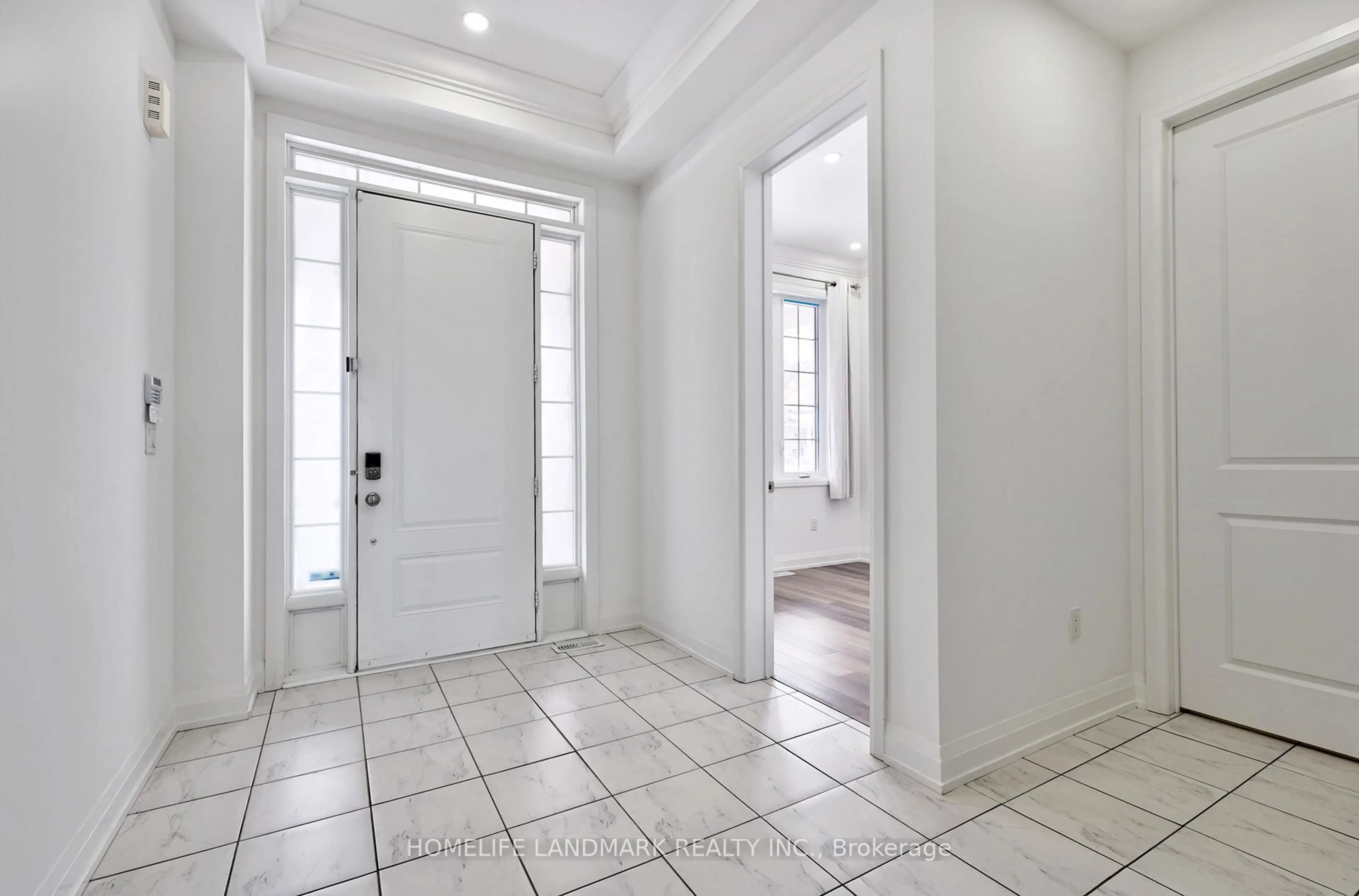 Indoor entryway for 69 Frank Kelly Dr, East Gwillimbury Ontario L9N 0V2