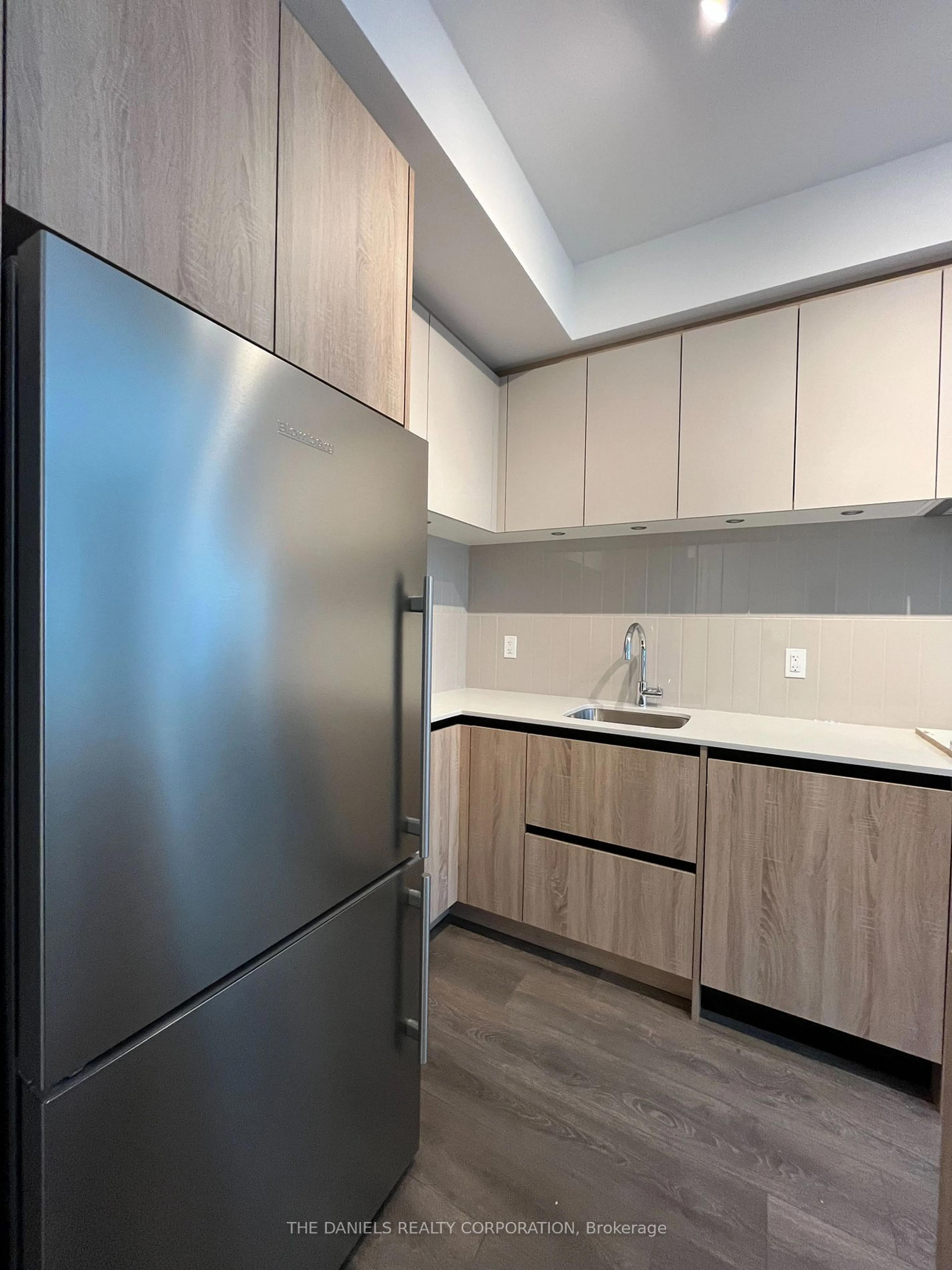 Standard kitchen, unknown for 8 Beverley Glen Blvd #333, Vaughan Ontario L4J 0L5