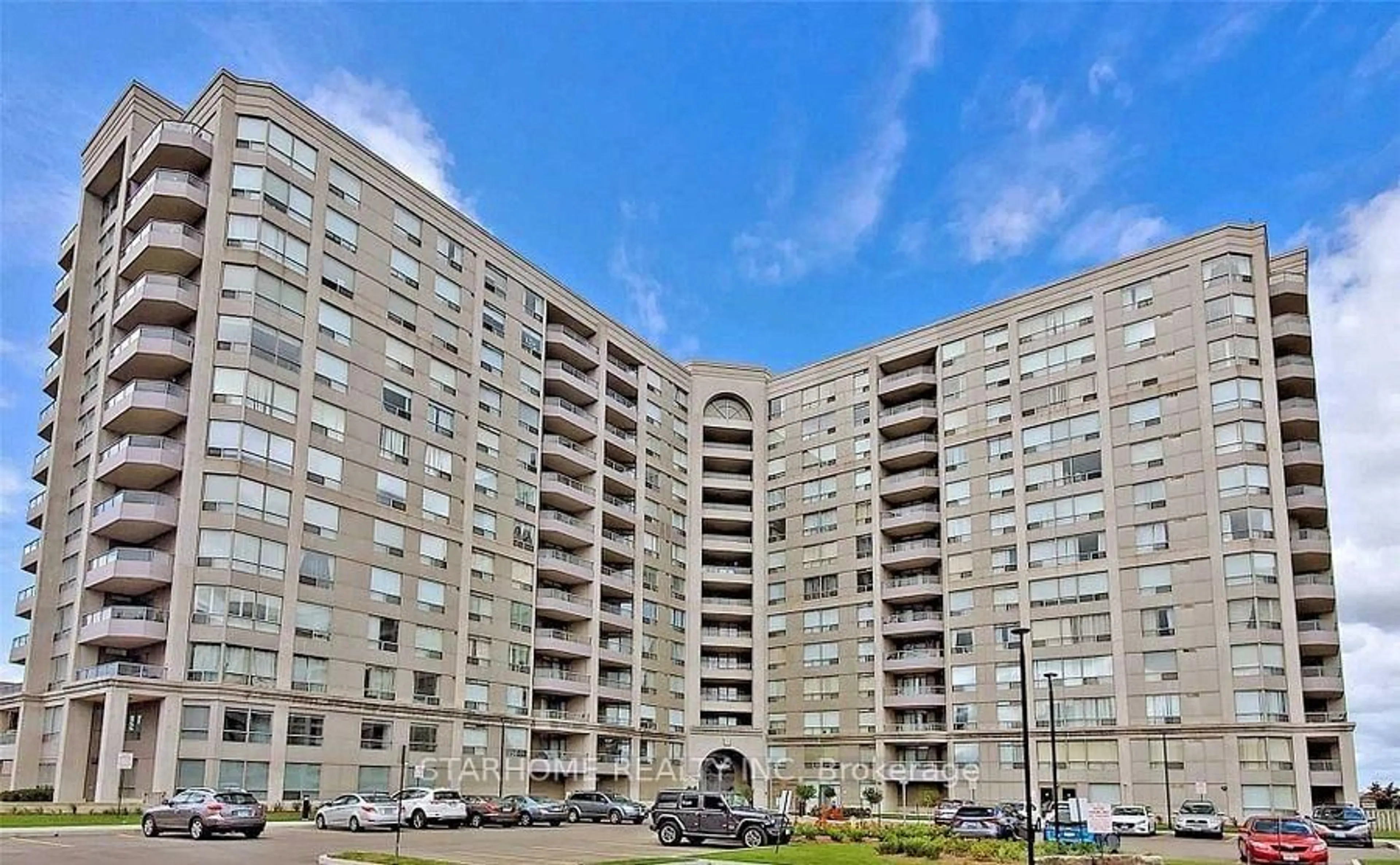 Patio, building for 9015 Leslie St #1208, Richmond Hill Ontario L4B 4J8