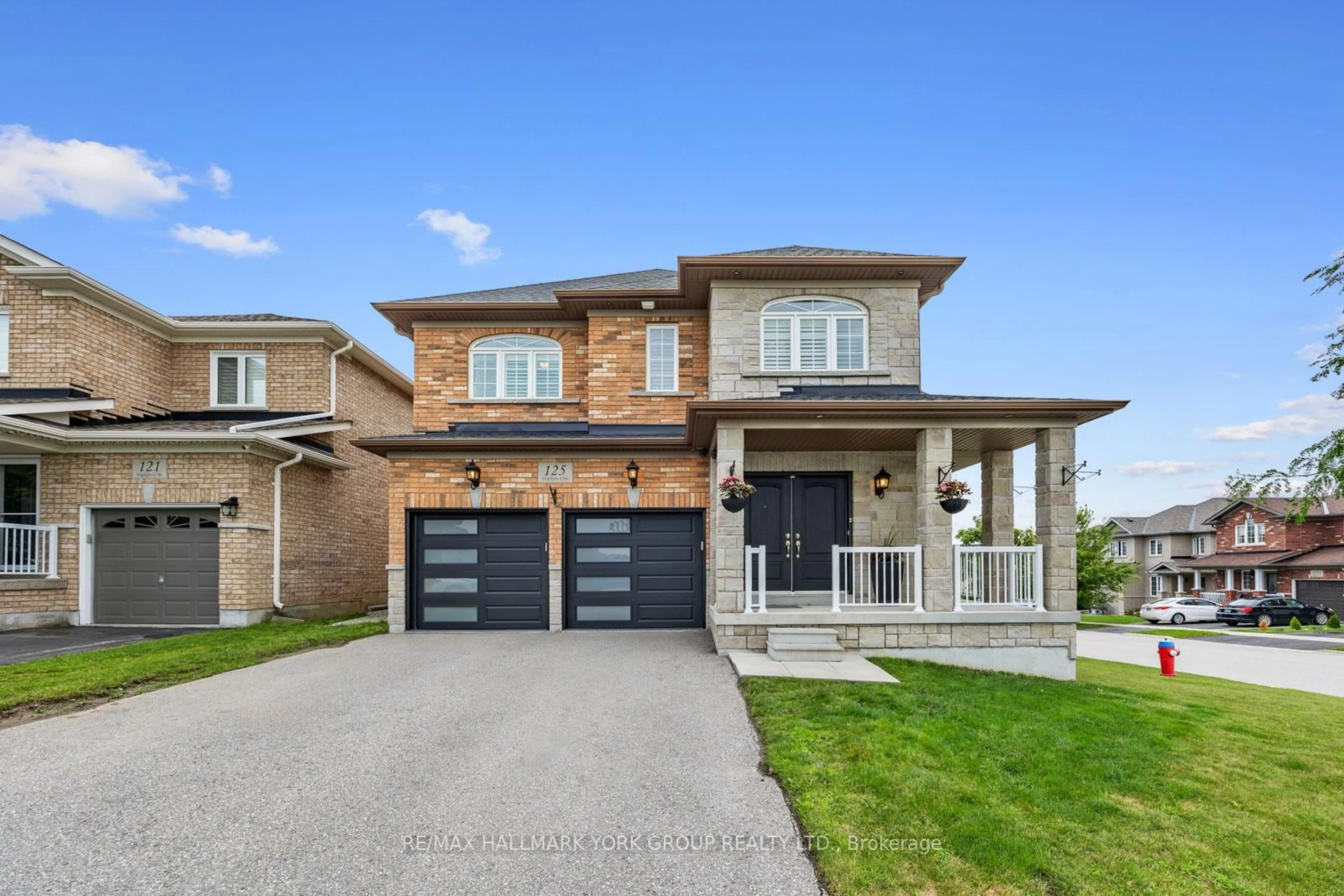 Home with brick exterior material, street for 125 Hopkins Cres, Bradford West Gwillimbury Ontario L3Z 2A4